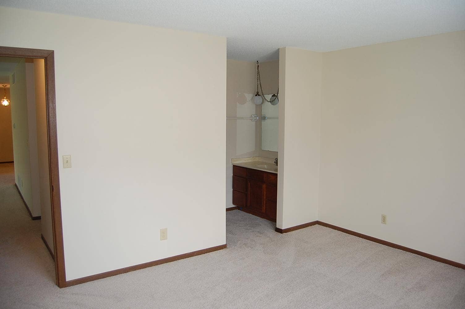 5201 Balmoral Lane, Bloomington, MN 55437 5201 Balmoral Lane, Bloomington, MN 55437