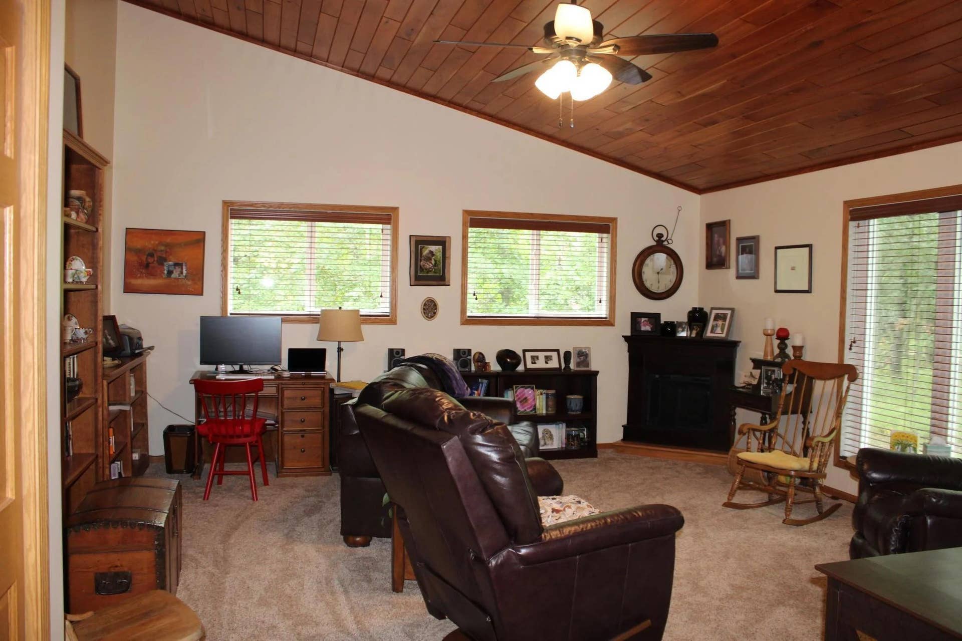 1707 Crosby Court SE, #4, Bemidji, MN 56601 Family Room.jpg