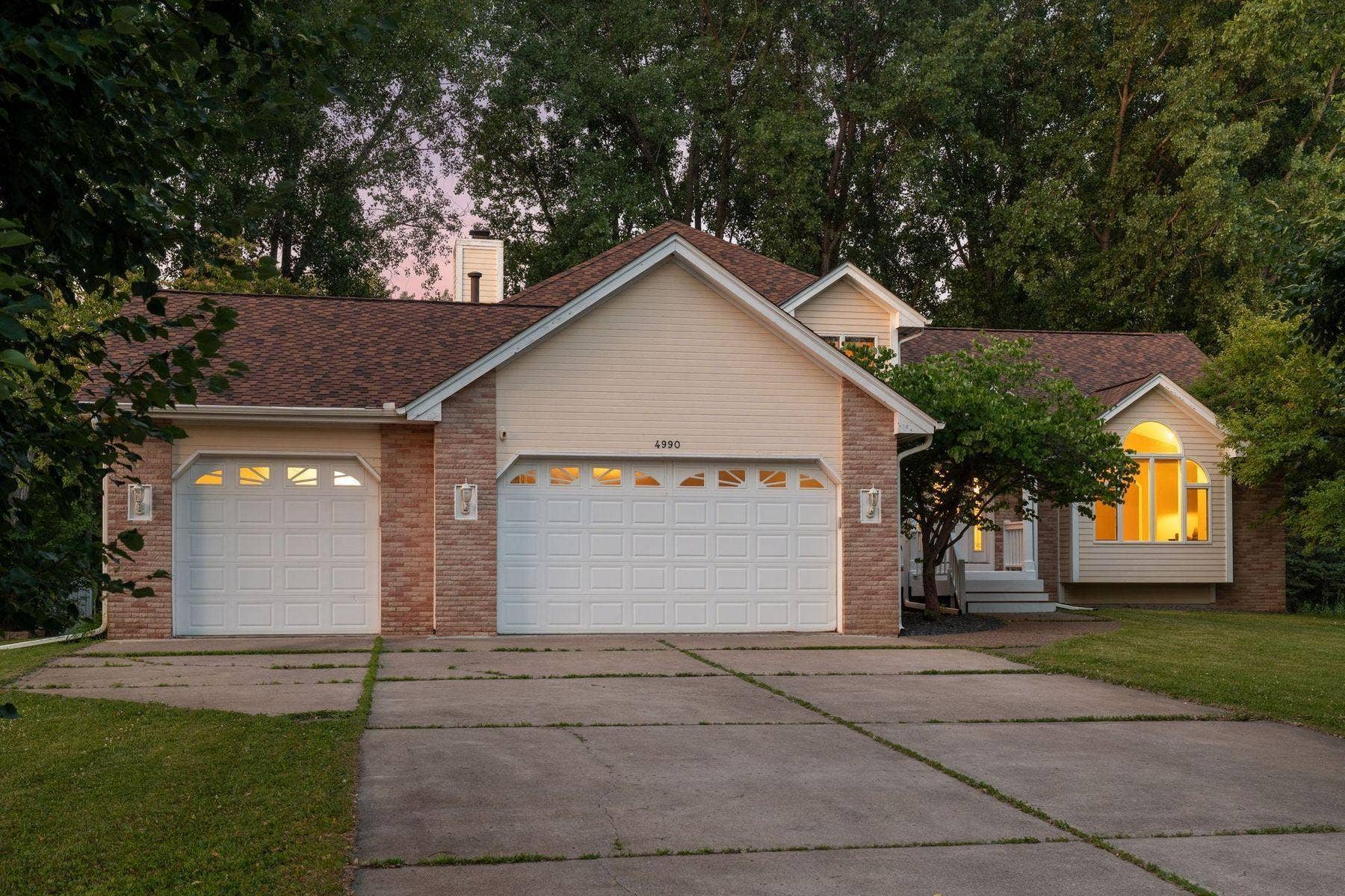 4990 126th Street N, Hugo, MN 55110 4990 126th Street N, Hugo, MN 55110