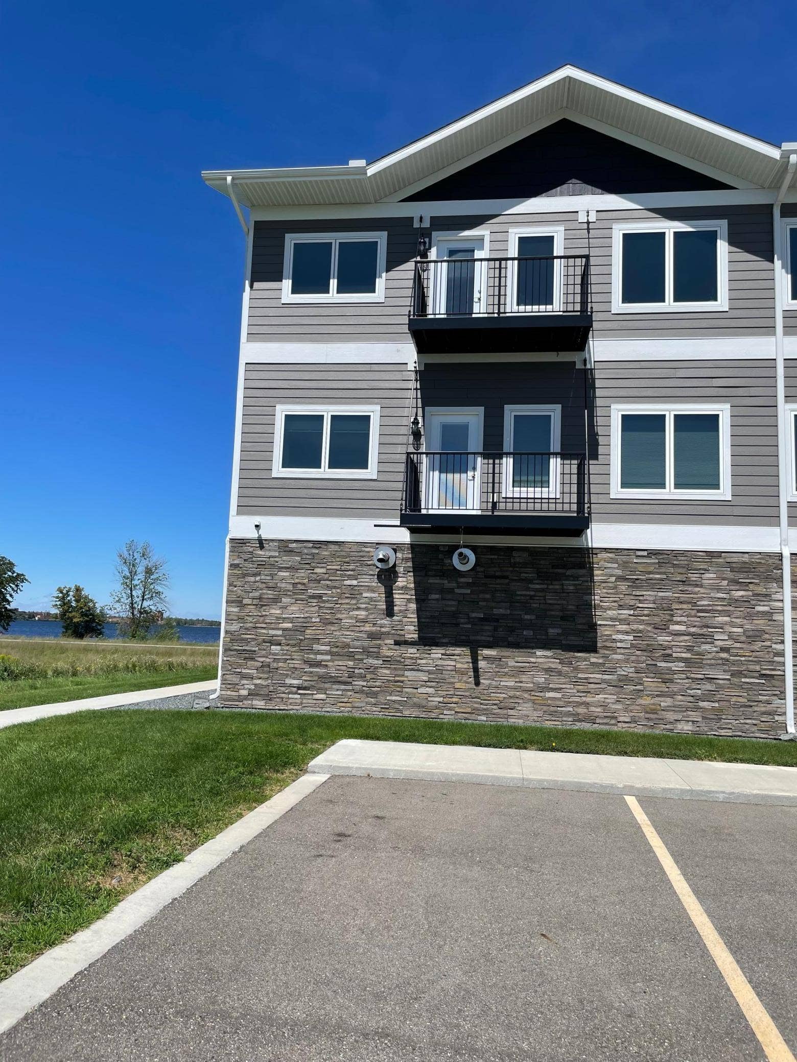 715 Lake Shore Drive NE, #201, Bemidji, MN 56601 35.jpg
