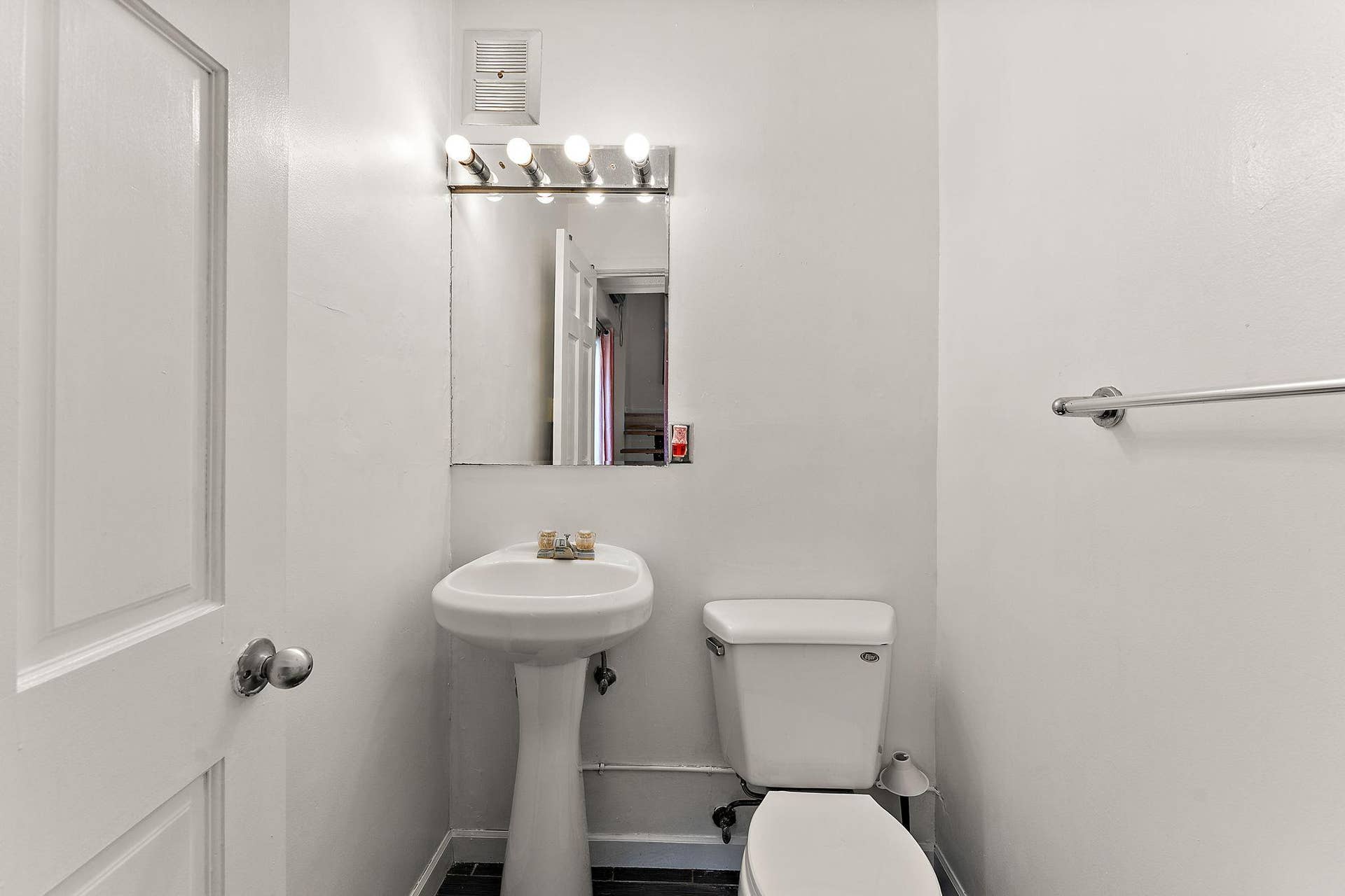 1501 American Boulevard E, #204, Bloomington, MN 55425 16-web-or-mls-UAV Vision Media (5).jpg