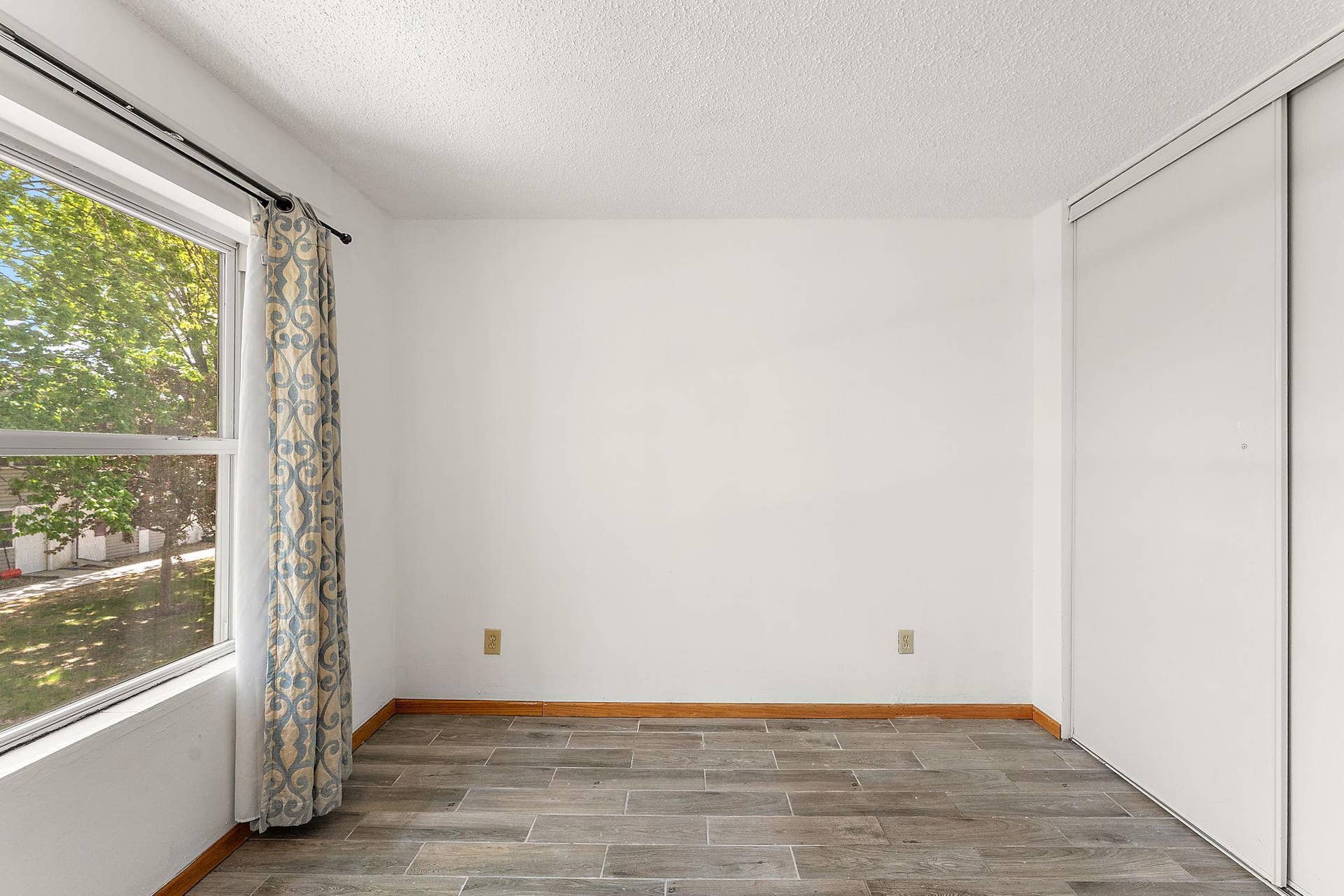 1501 American Boulevard E, #204, Bloomington, MN 55425 21-web-or-mls-UAV Vision Media (18).jpg