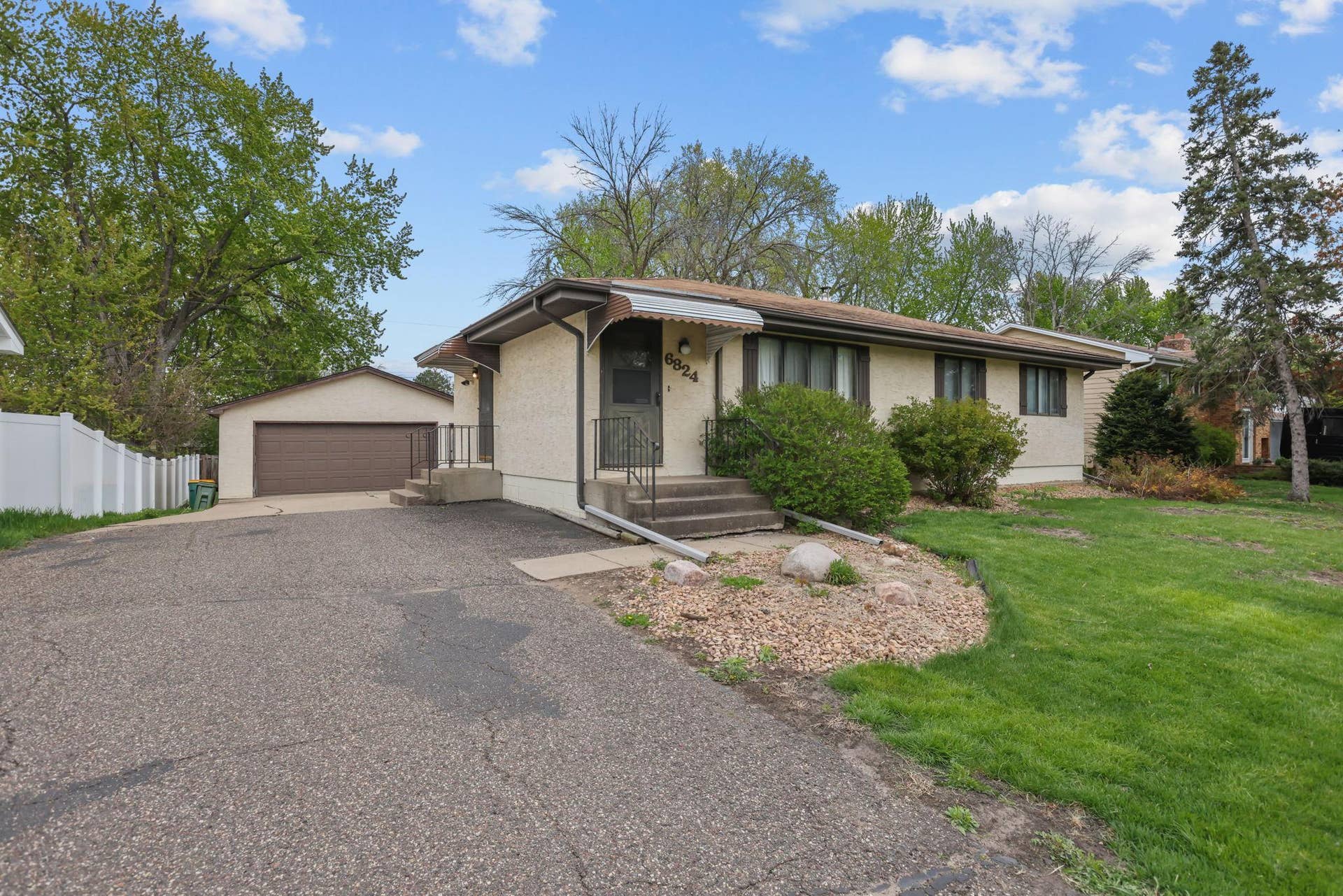 6824 N Colfax Avenue, Brooklyn Center, MN 55430 1-web-or-mls-BG7A1561.jpg