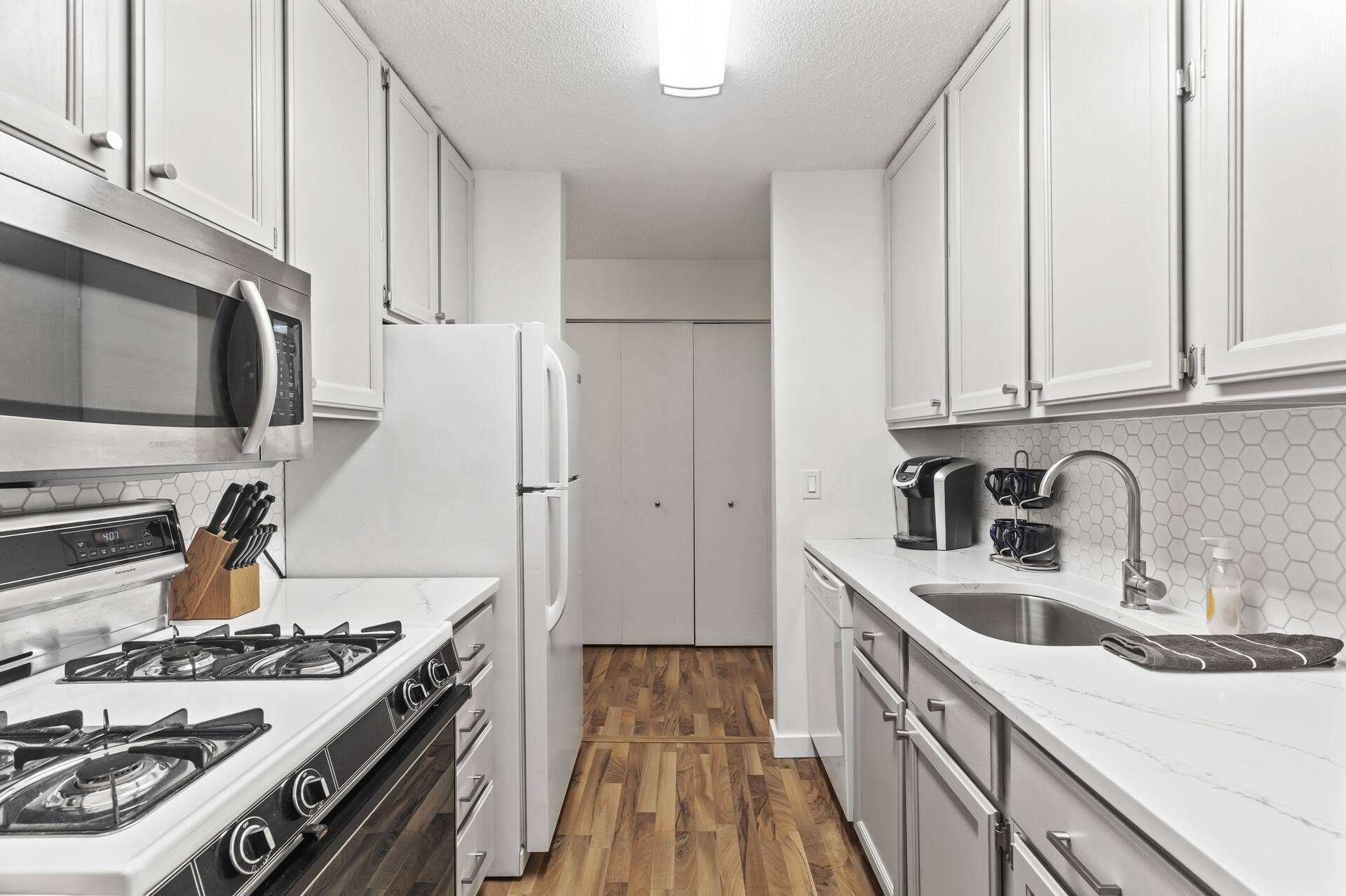 4207 Lakeside Avenue N, #328, Brooklyn Center, MN 55429 4207 Lakeside Avenue N, #328, Brooklyn Center, MN 55429