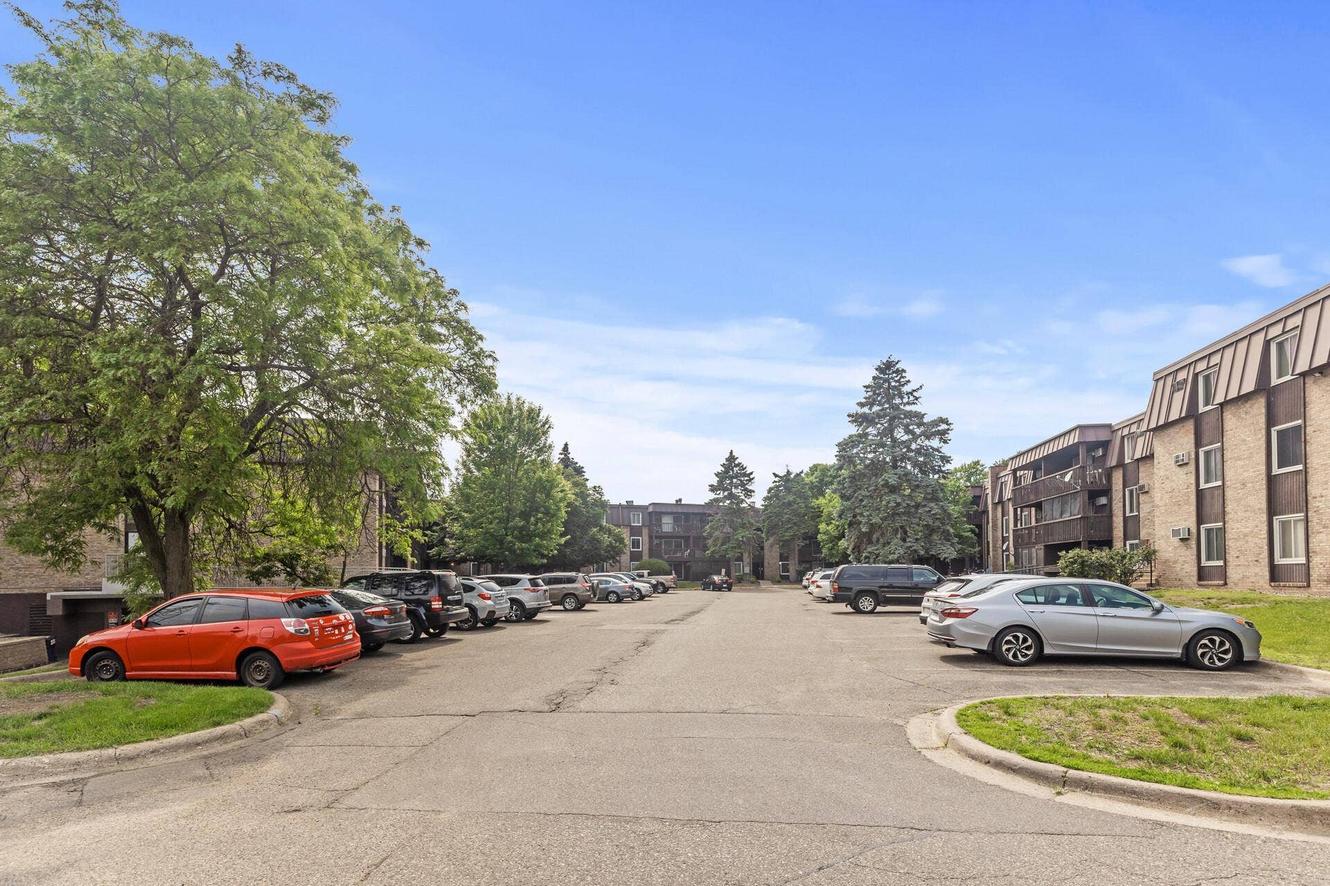 4207 Lakeside Avenue N, #328, Brooklyn Center, MN 55429 4207 Lakeside Avenue N, #328, Brooklyn Center, MN 55429