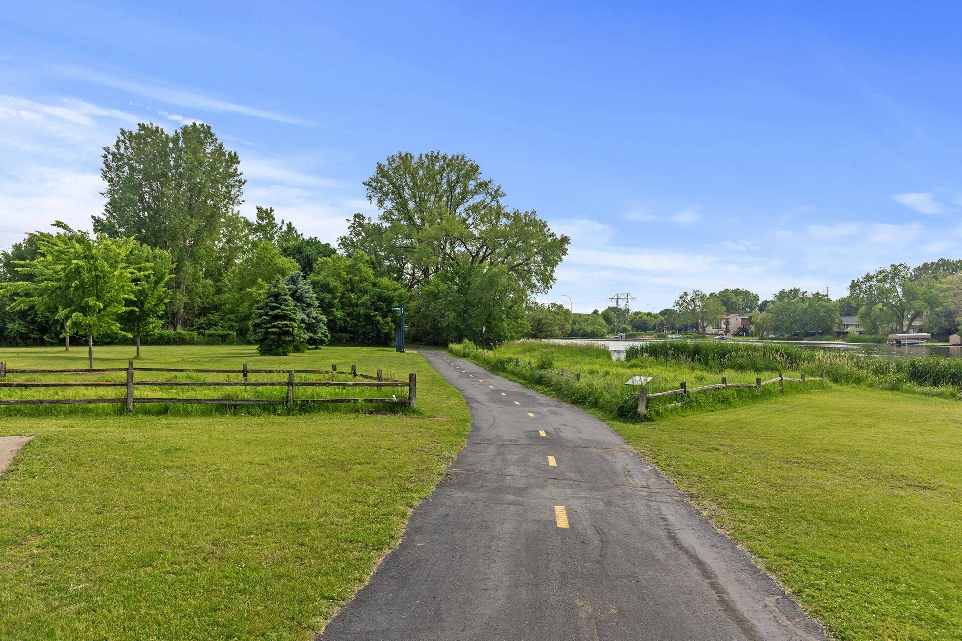 4207 Lakeside Avenue N, #328, Brooklyn Center, MN 55429 4207 Lakeside Avenue N, #328, Brooklyn Center, MN 55429
