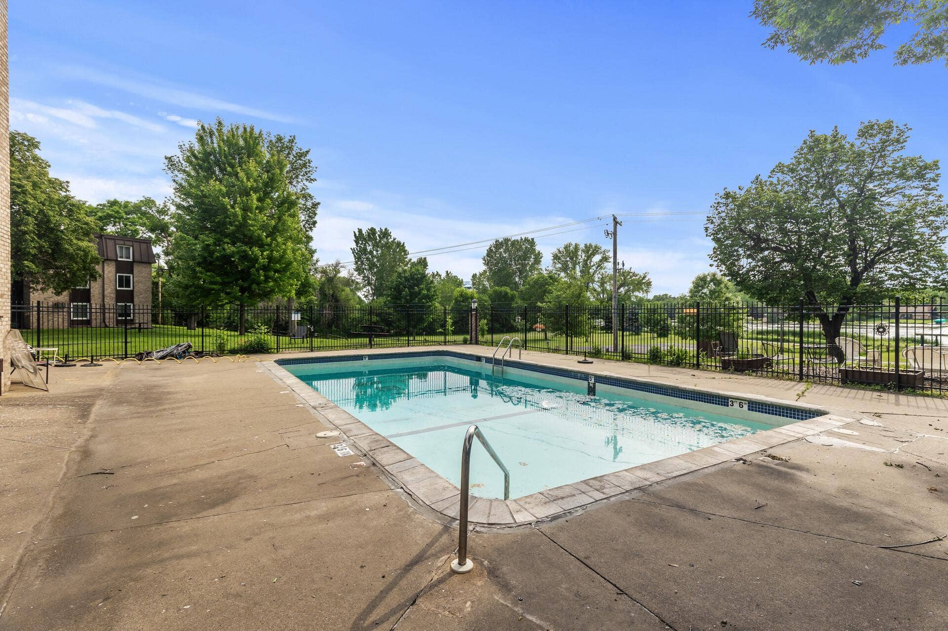 4207 Lakeside Avenue N, #328, Brooklyn Center, MN 55429 4207 Lakeside Avenue N, #328, Brooklyn Center, MN 55429