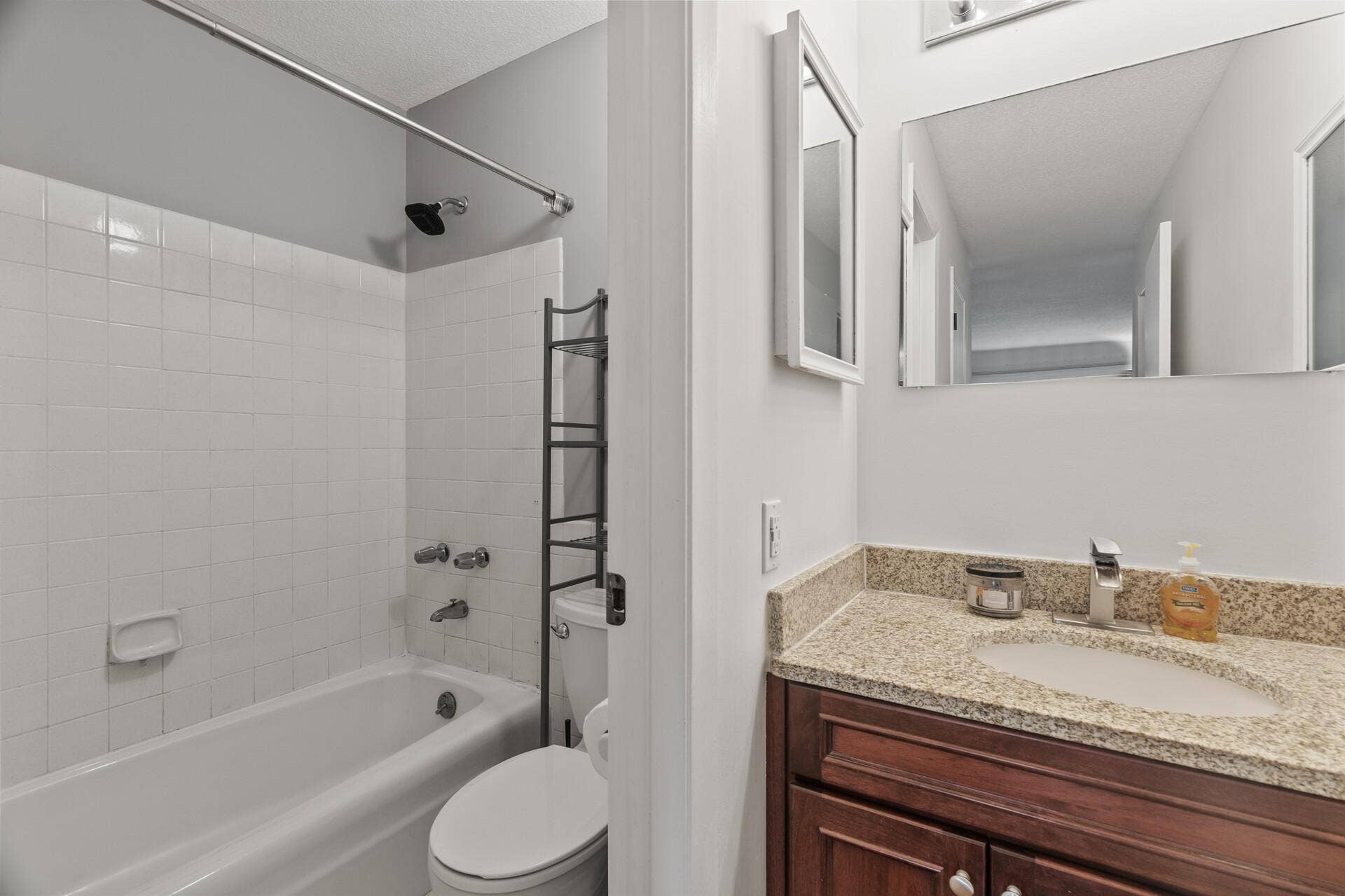 4207 Lakeside Avenue N, #328, Brooklyn Center, MN 55429 4207 Lakeside Avenue N, #328, Brooklyn Center, MN 55429