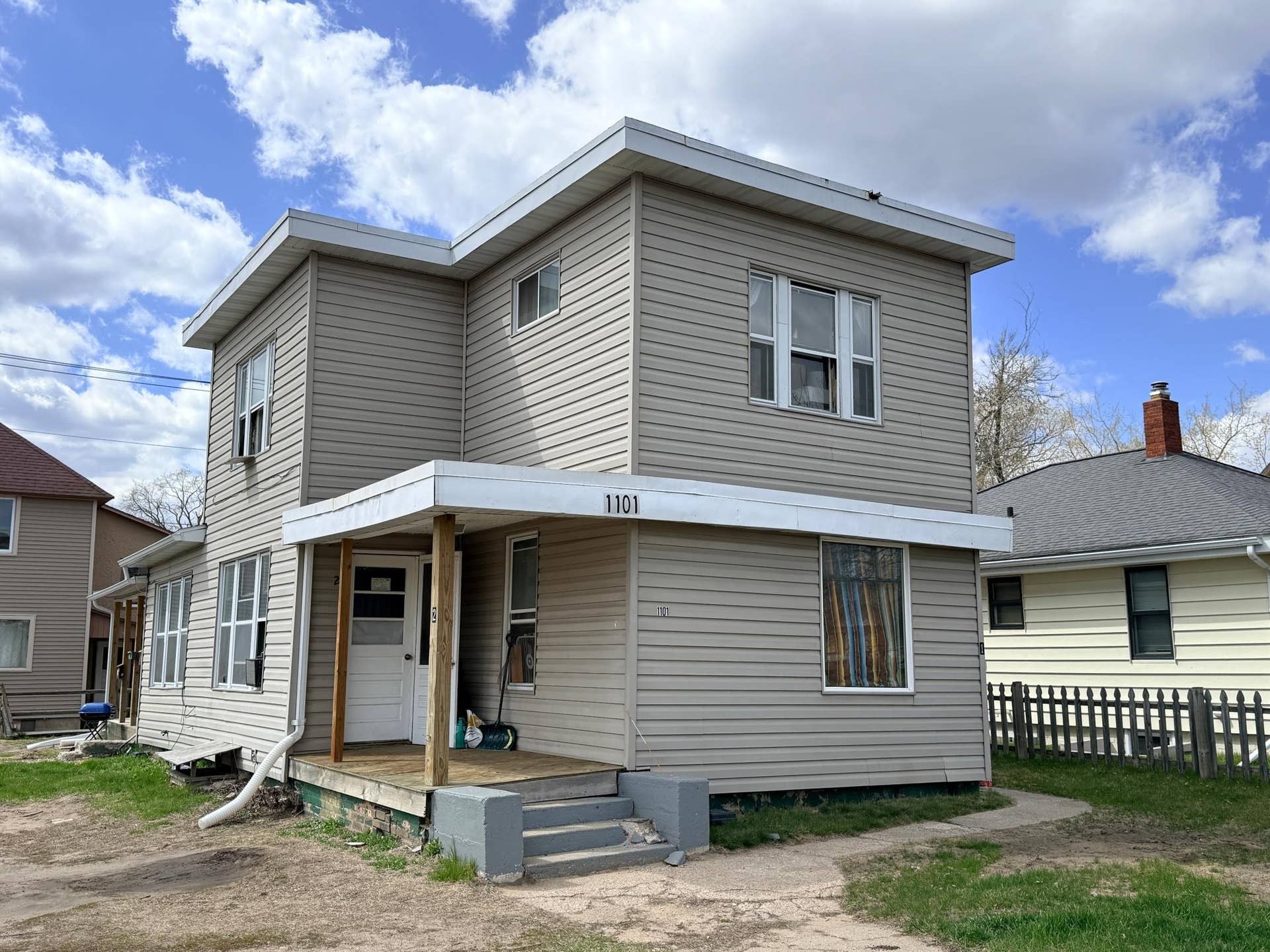 1101 Bemidji Avenue N, Bemidji, MN 56601 1101 Bemidji Avenue Triplex