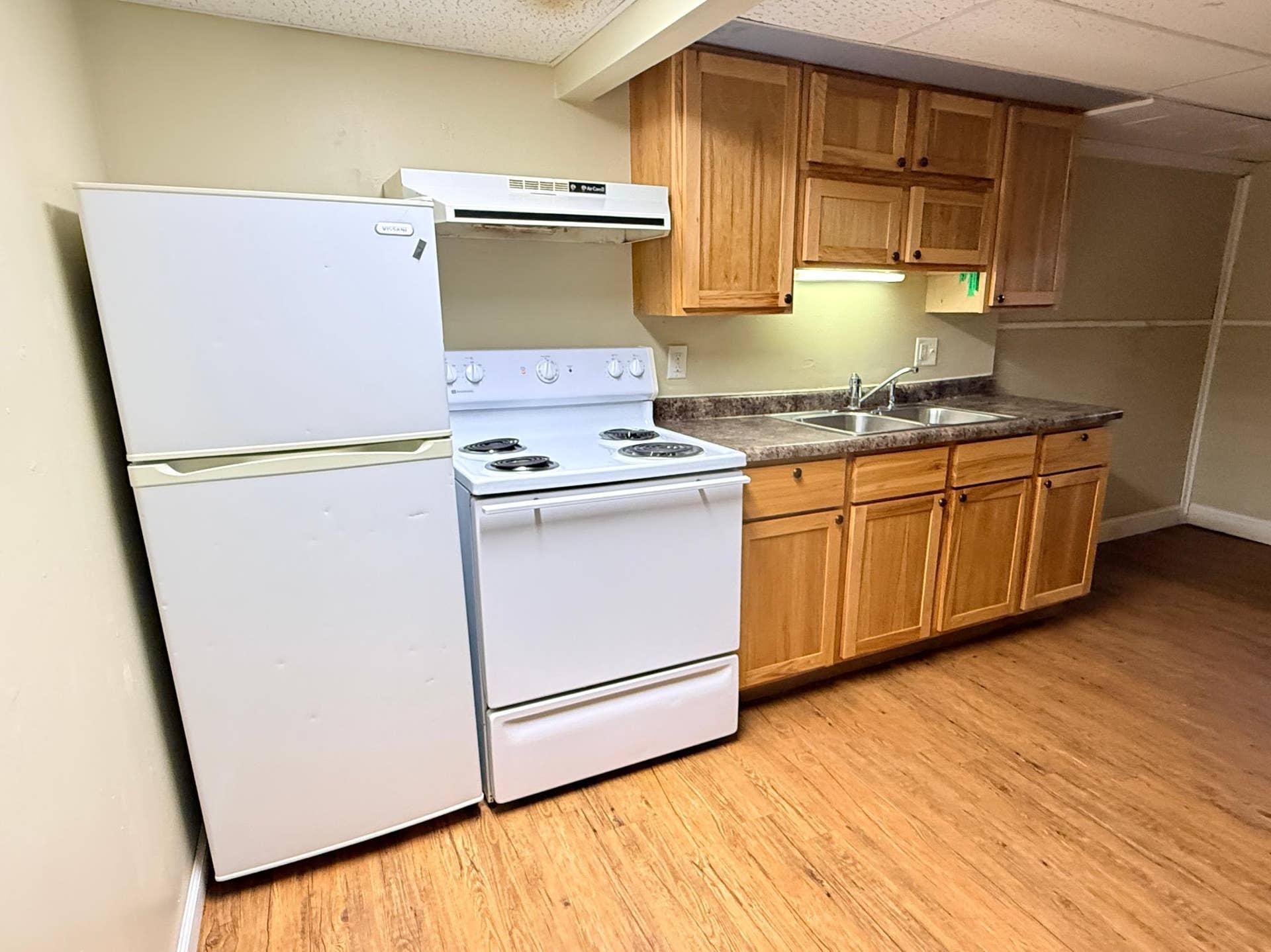 1101 Bemidji Avenue N, Bemidji, MN 56601 Unit 3 Kitchen