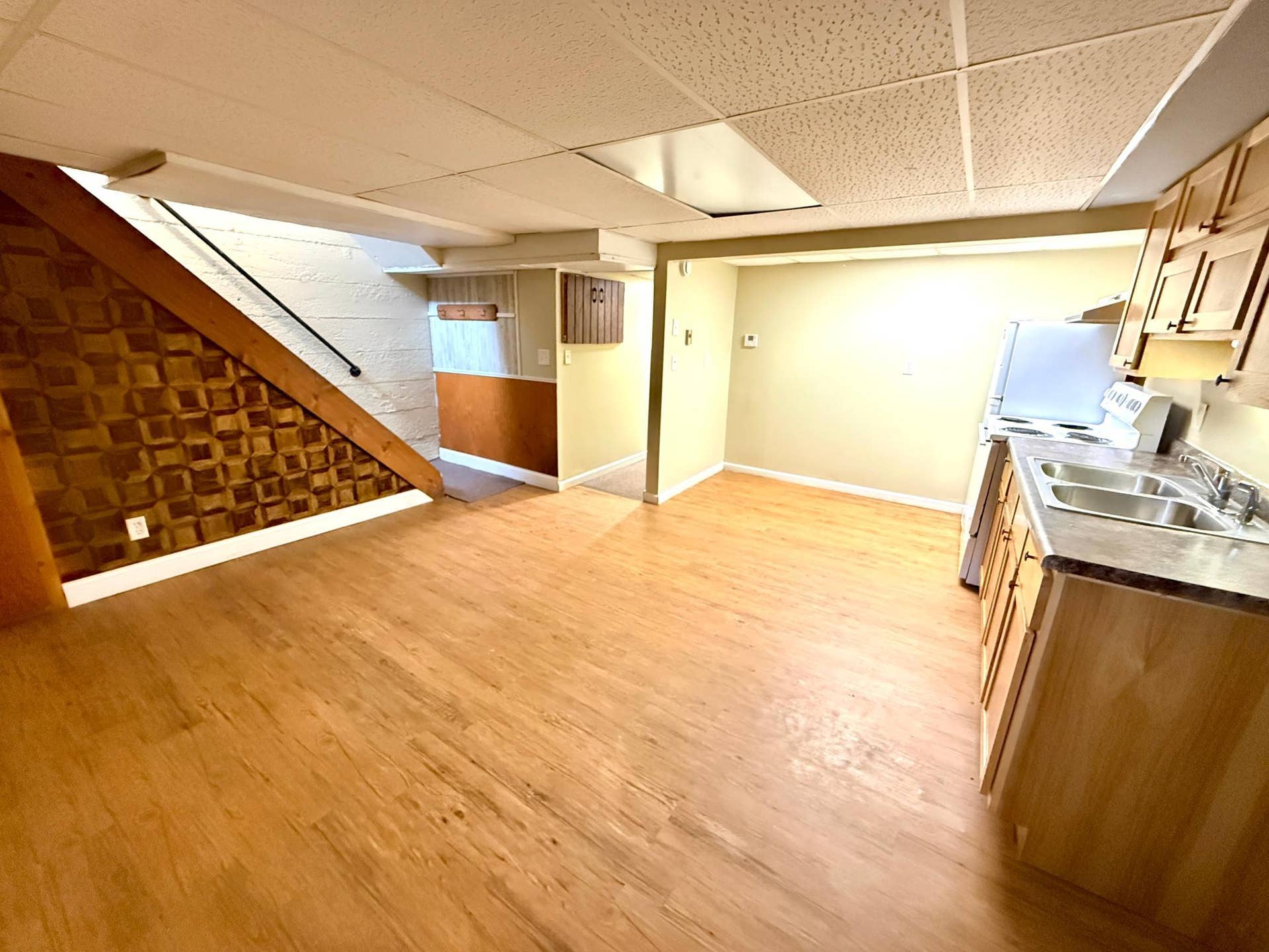 1101 Bemidji Avenue N, Bemidji, MN 56601 Unit 3 Living Space