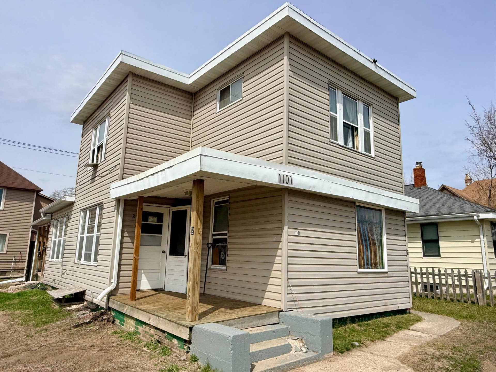1101 Bemidji Avenue N, Bemidji, MN 56601 Main Level Entrance (Unit 2).jpg