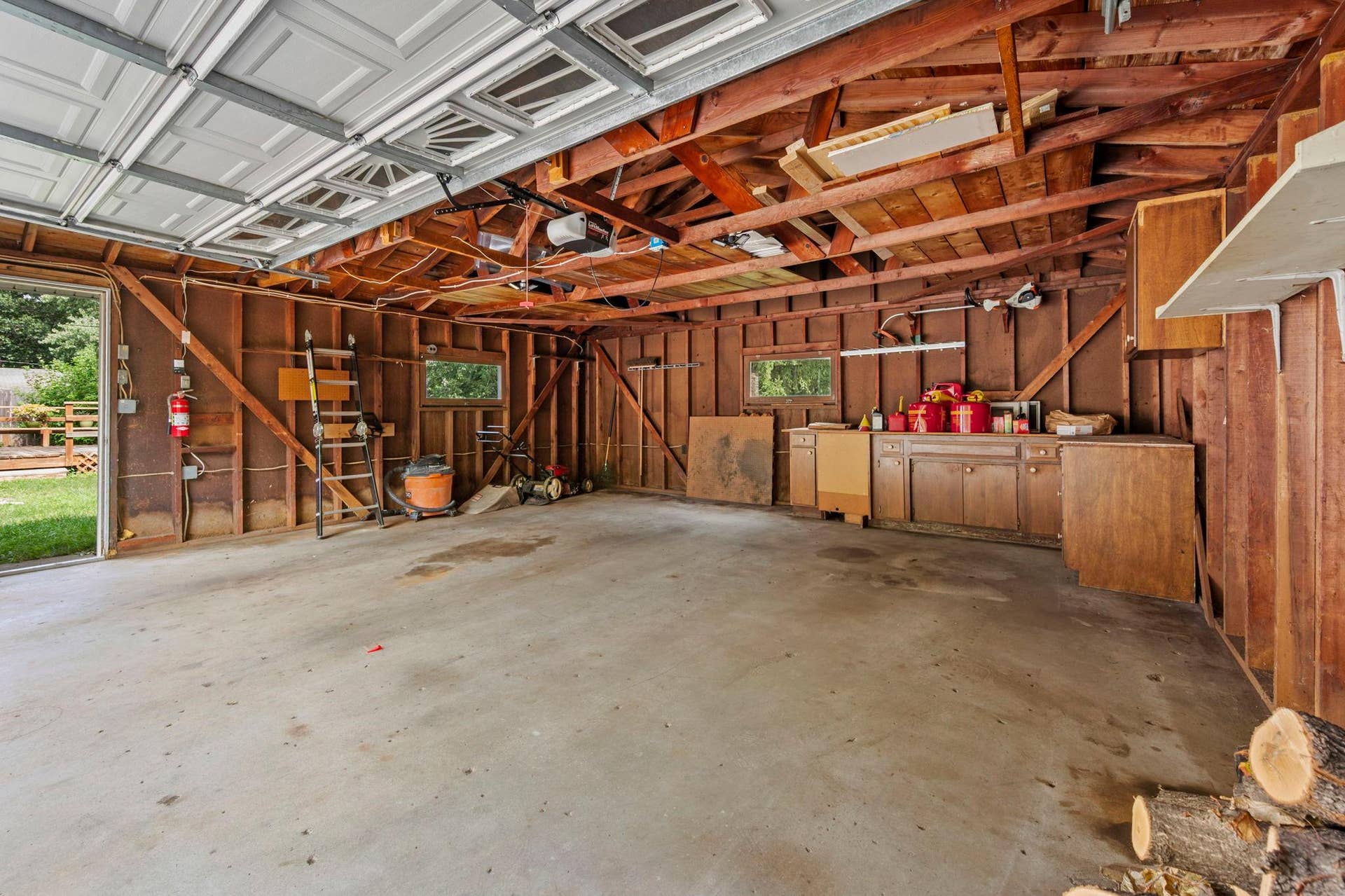The oversized Garage offers extra storage space