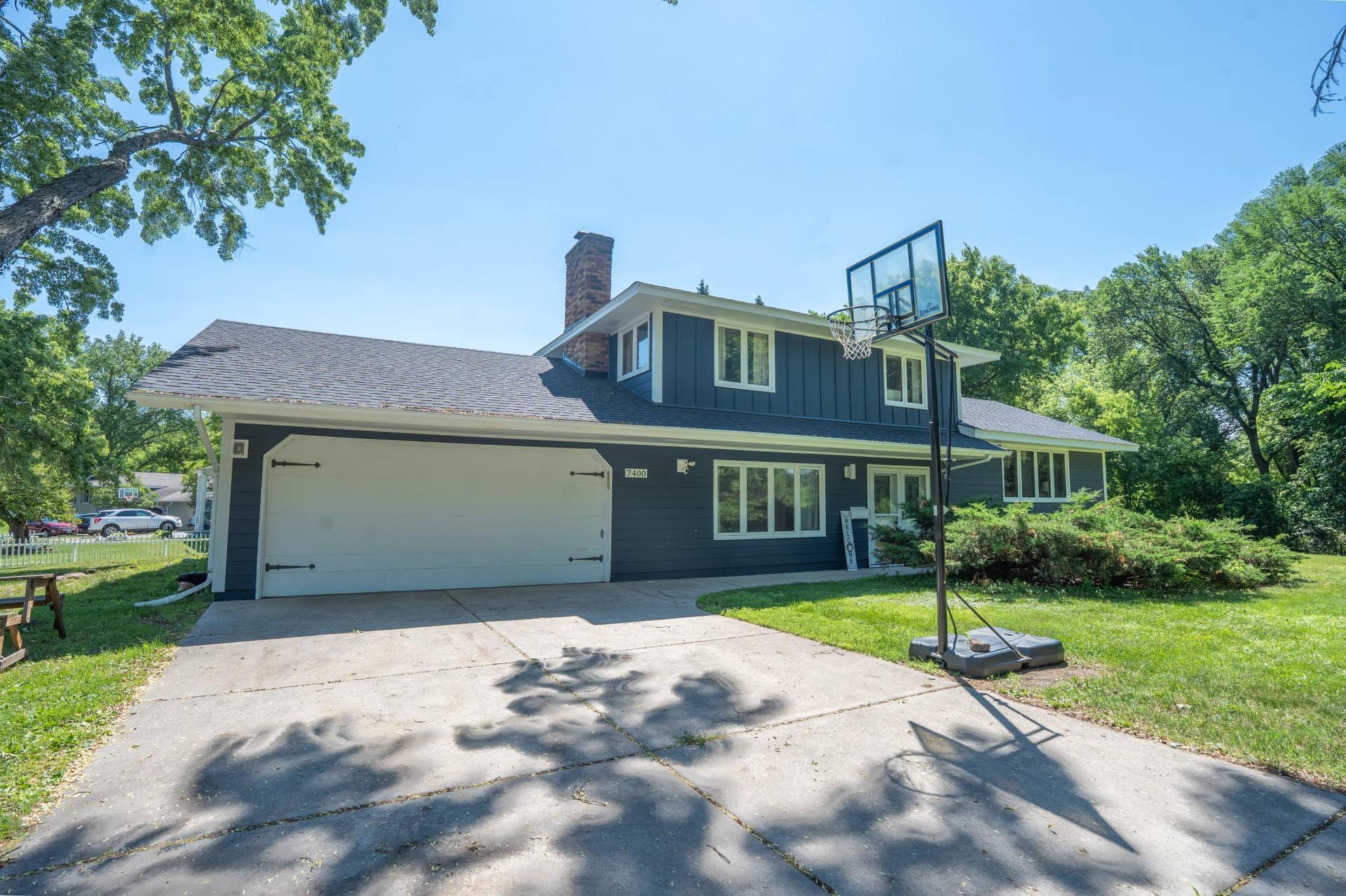 7400 Major Avenue N, Brooklyn Park, MN 55443 Welcome to 7400 Major