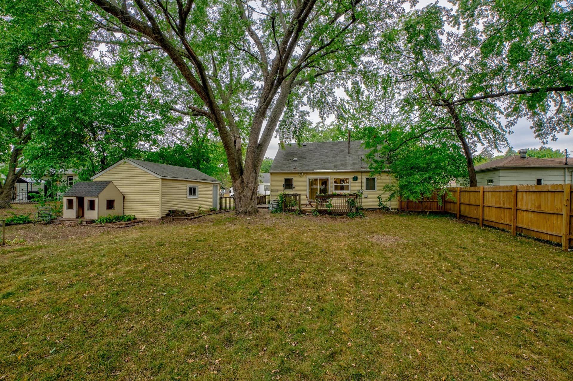 6024 Camden Avenue N, Brooklyn Center, MN 55430 6024 Camden Ave N