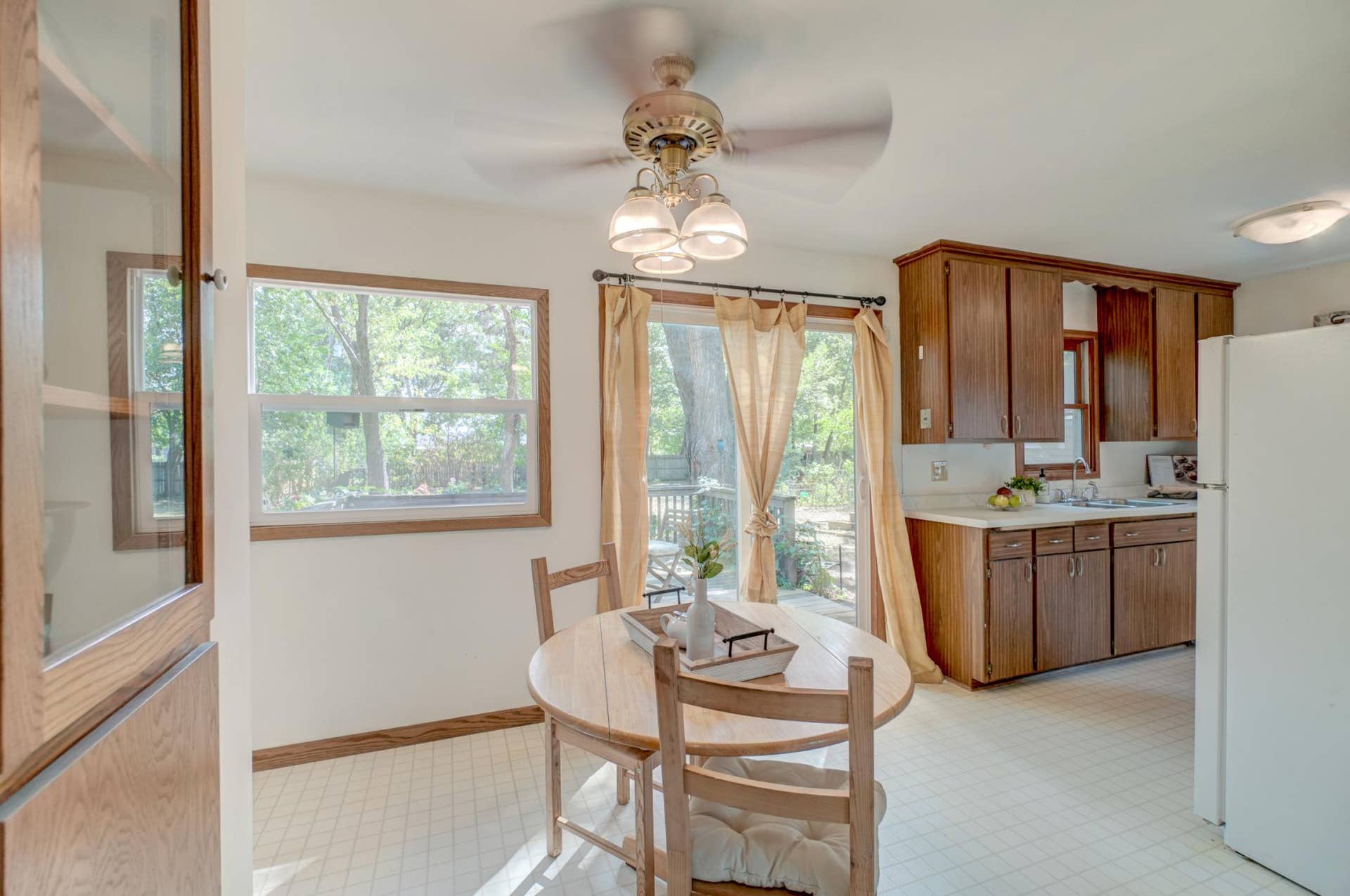 6024 Camden Avenue N, Brooklyn Center, MN 55430 6024 Camden Ave N