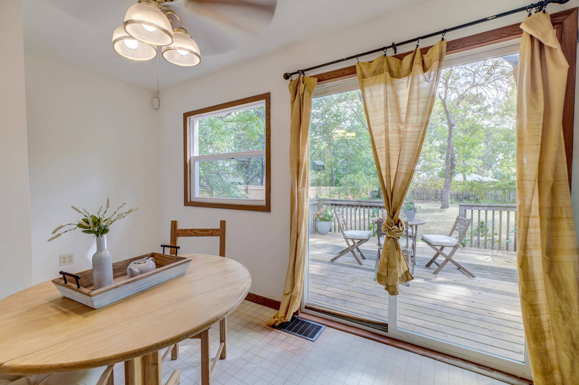 6024 Camden Avenue N, Brooklyn Center, MN 55430 6024 Camden Ave N