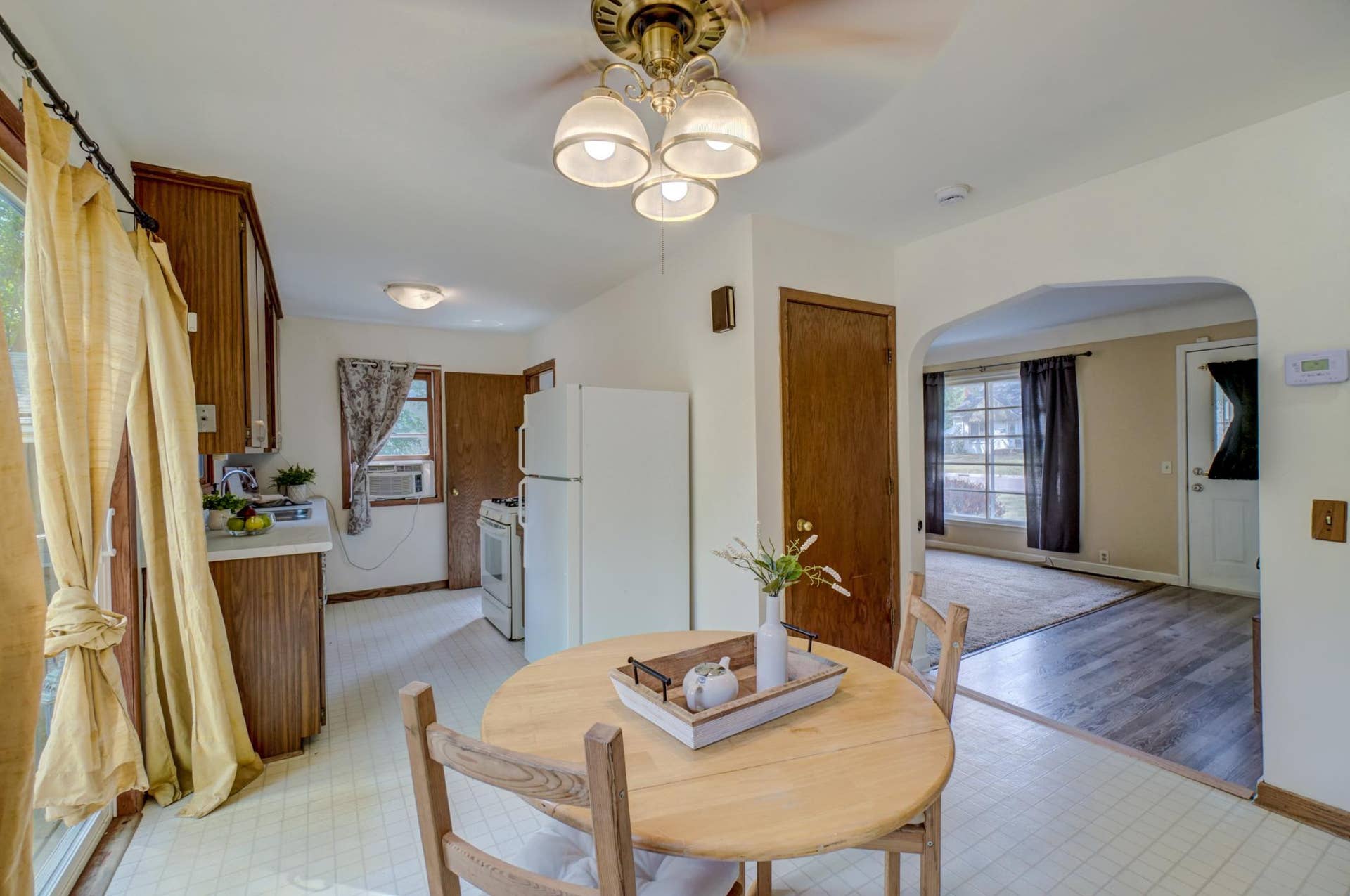6024 Camden Avenue N, Brooklyn Center, MN 55430 6024 Camden Ave N