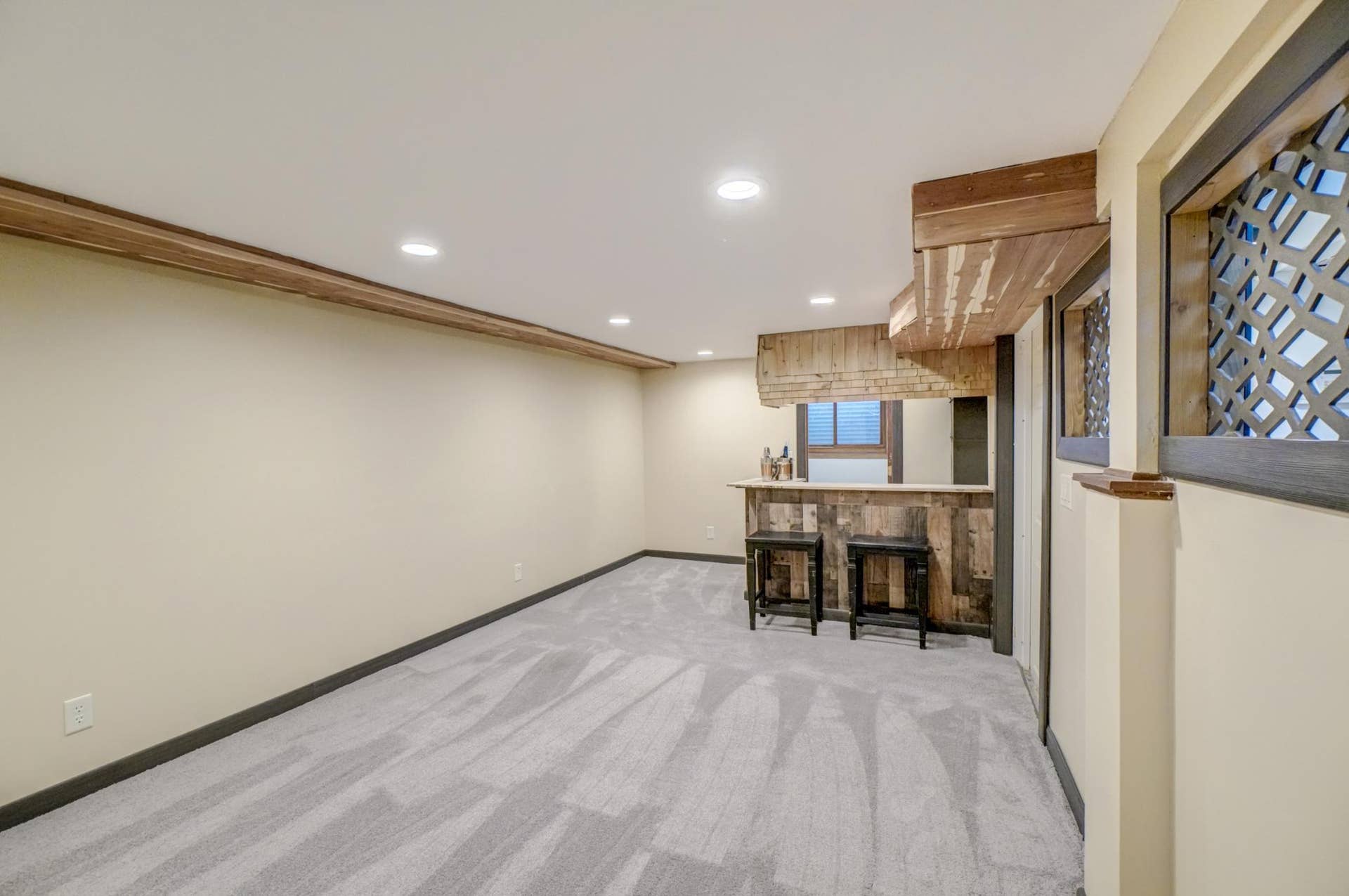 6024 Camden Avenue N, Brooklyn Center, MN 55430 6024 Camden Ave N