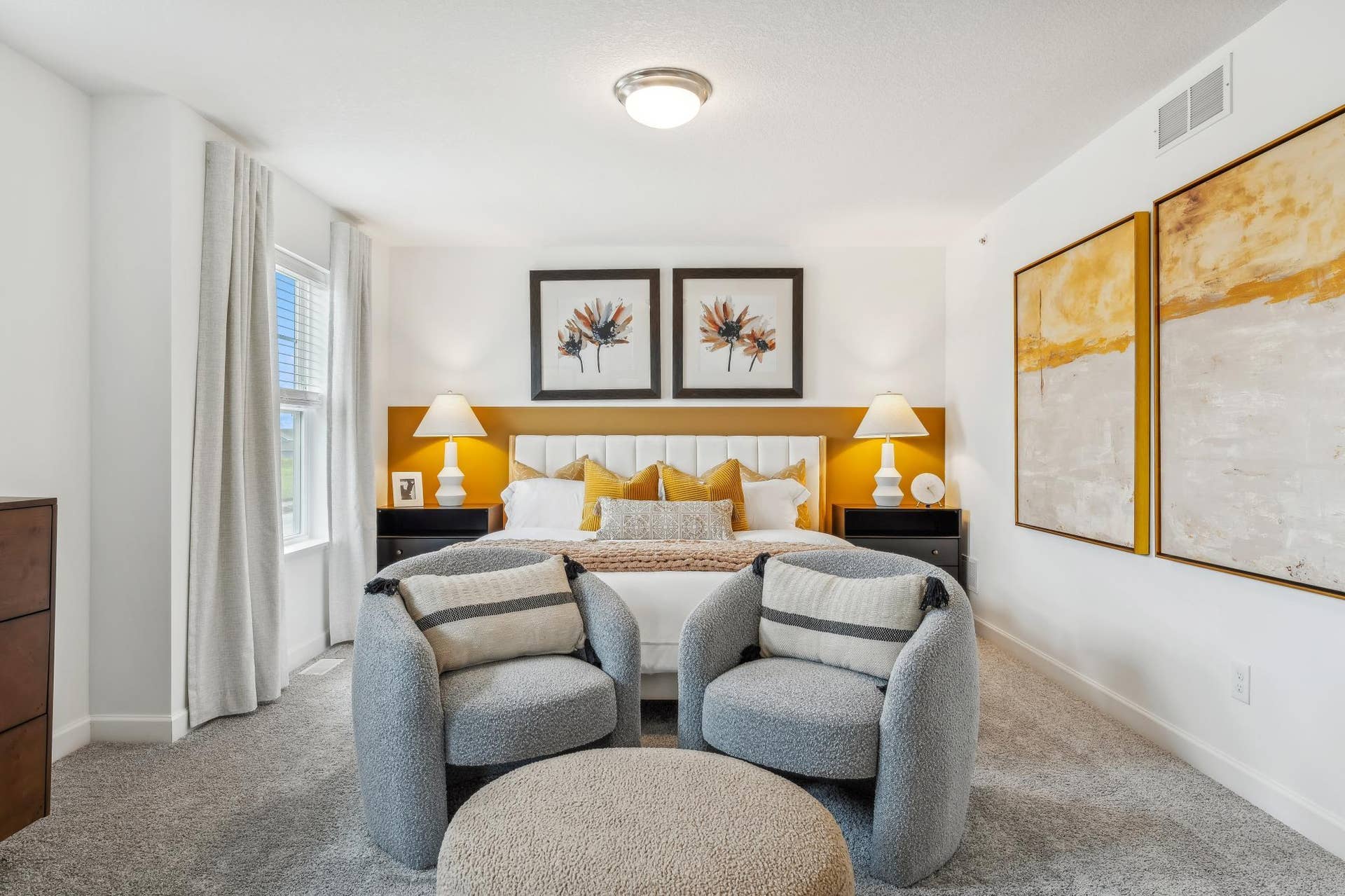 5353 Long Pointe Pass, Woodbury, MN 55129 (Photo of a model home, actual homes finishes will vary) The lovely and spacious owner's bedroom features a 3/4 bath which walks through to a spacious walk-in closet. Plus an additional sitting or reading area.