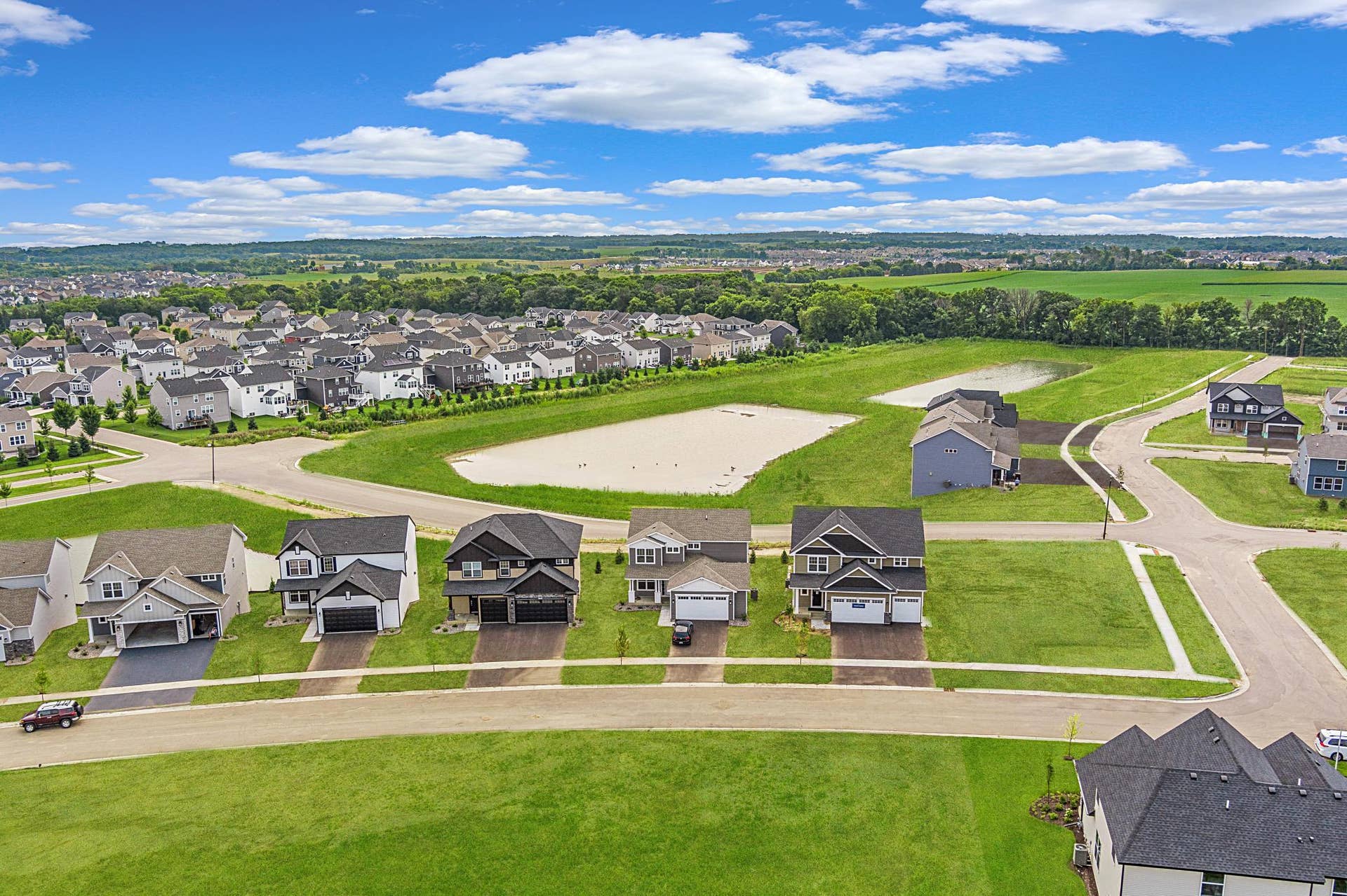 5353 Long Pointe Pass, Woodbury, MN 55129 Welcome to Westwind!