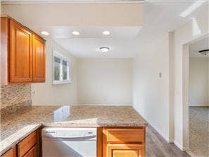 4819 Grenwich Way N, Oakdale, MN 55128 4819 Grenwich way N, kitchen 4 pic.jpg