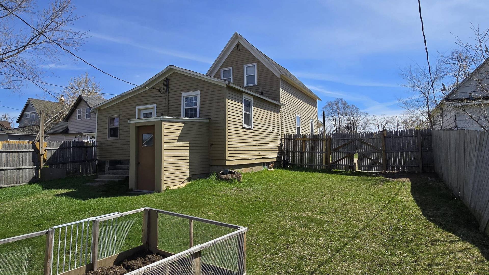 913 Mississippi Avenue NW, Bemidji, MN 56601 backyard1.jpg