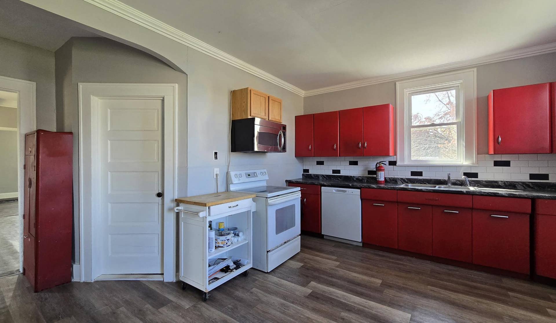 913 Mississippi Avenue NW, Bemidji, MN 56601 kitchen.jpg