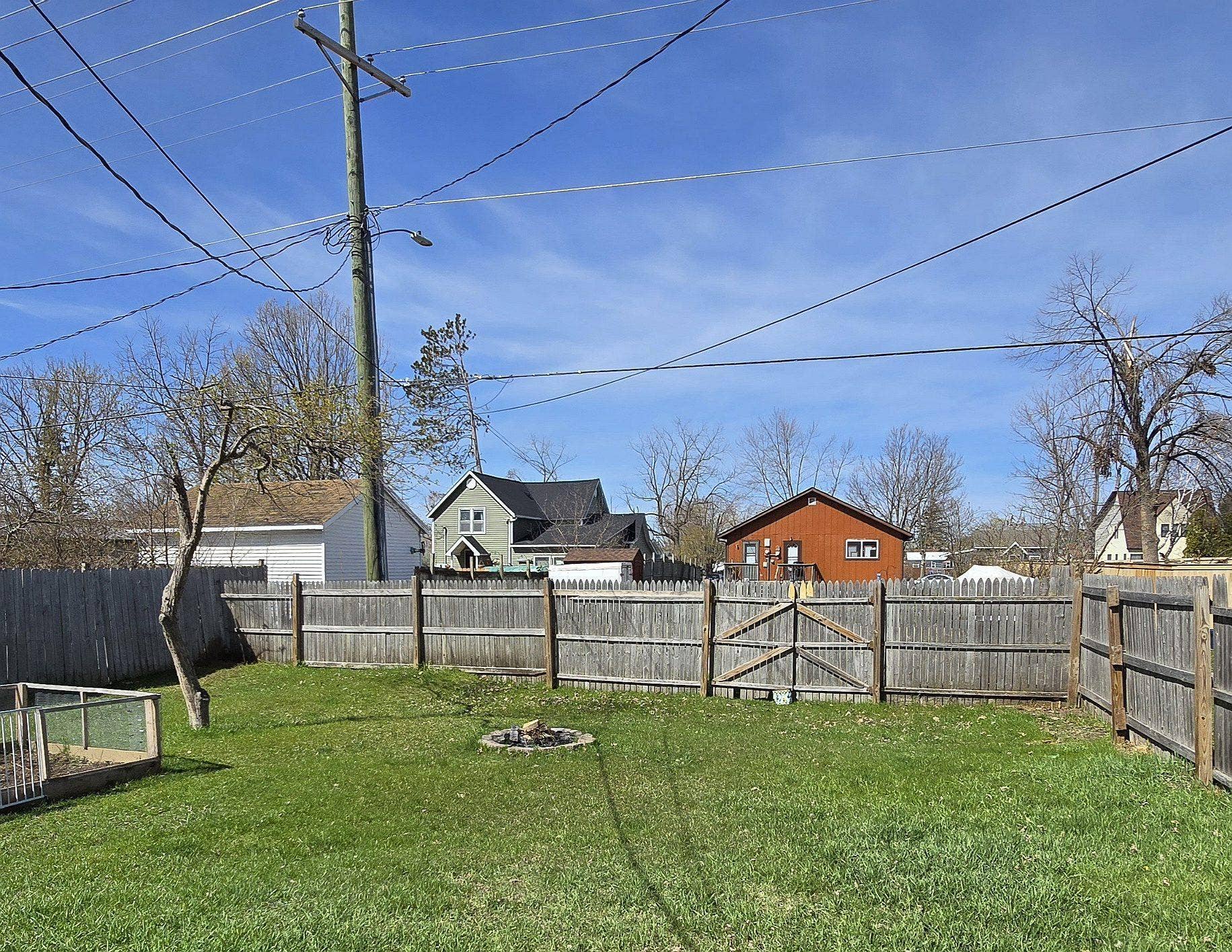 913 Mississippi Avenue NW, Bemidji, MN 56601 backyard.jpg