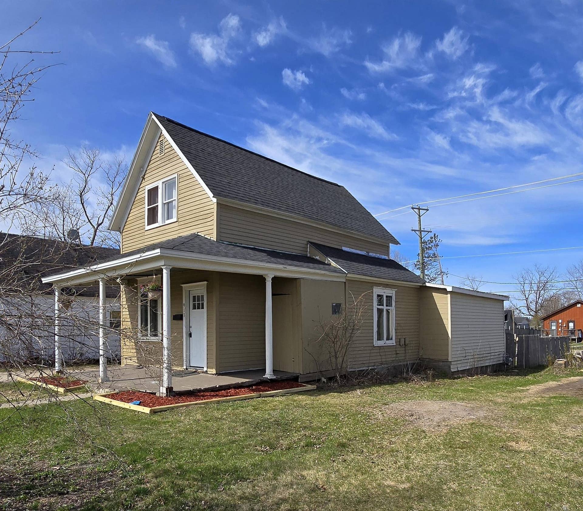 913 Mississippi Avenue NW, Bemidji, MN 56601 side.jpg