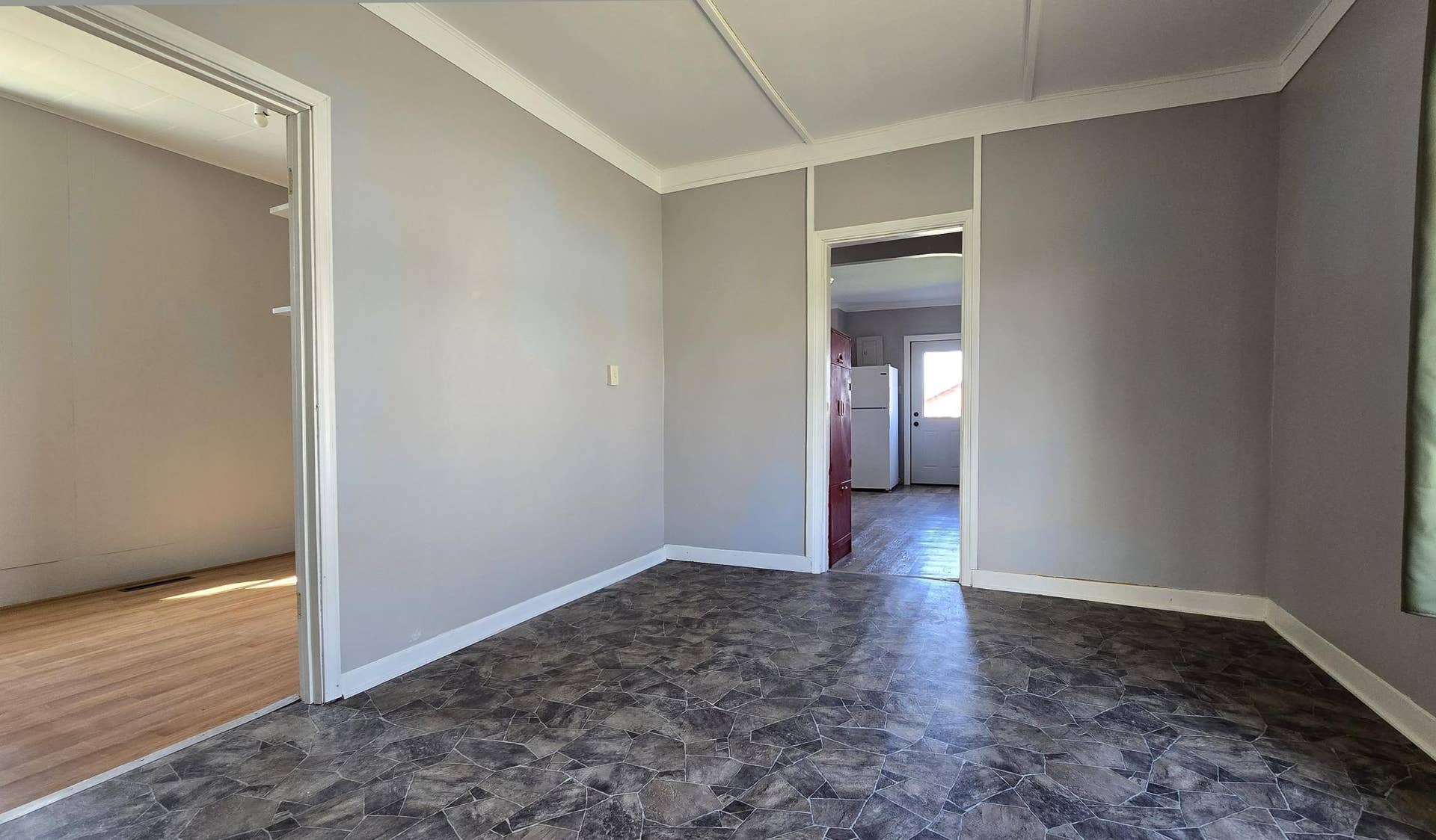 913 Mississippi Avenue NW, Bemidji, MN 56601 livingroom1.jpg