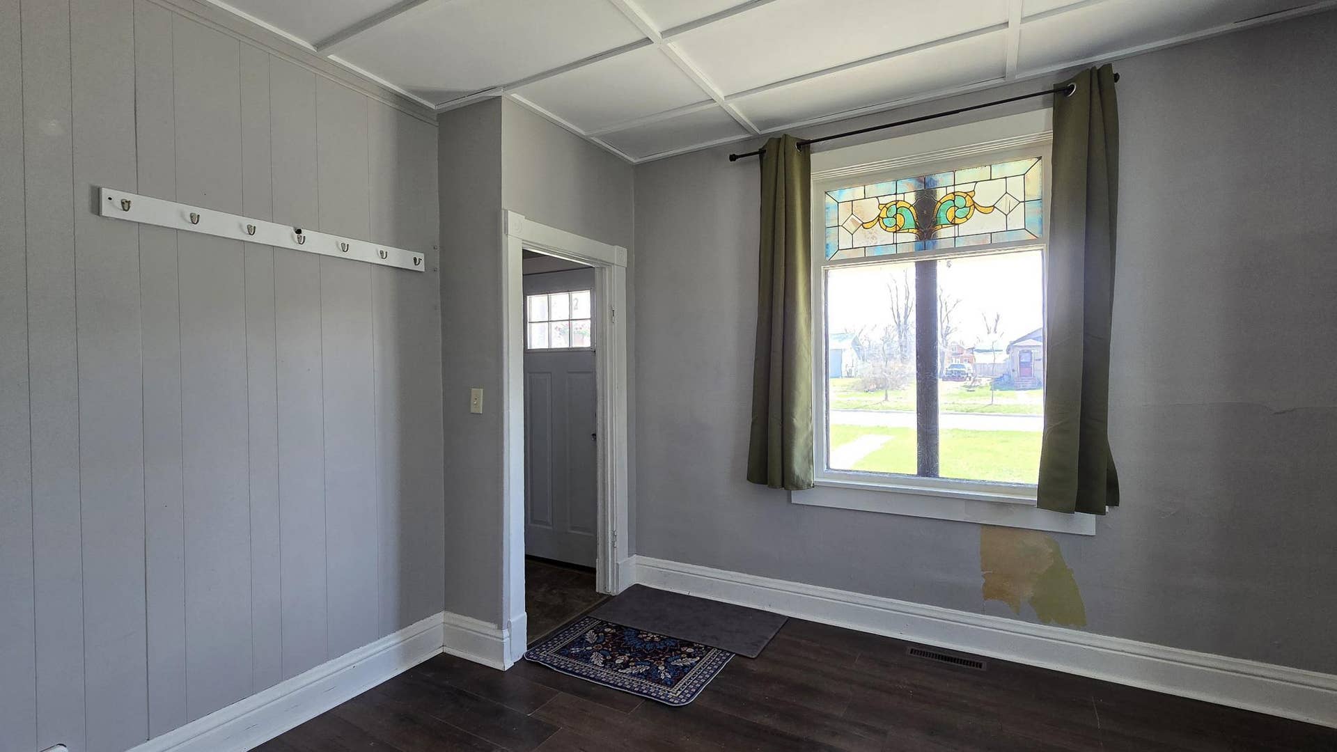 913 Mississippi Avenue NW, Bemidji, MN 56601 frontroom.jpg