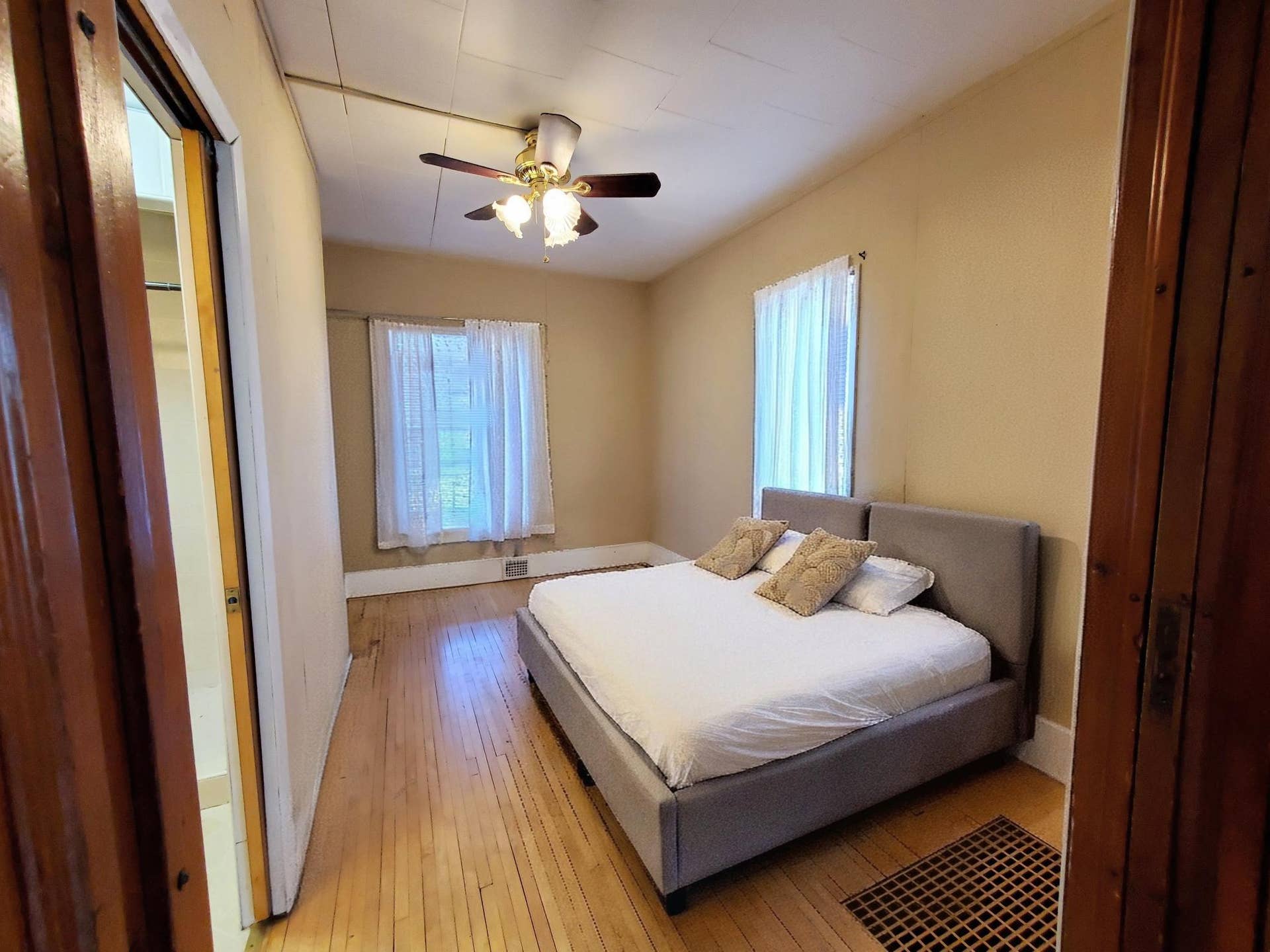 923 Beltrami Avenue NW, Bemidji, MN 56601 Unit 1- Virtually Staged