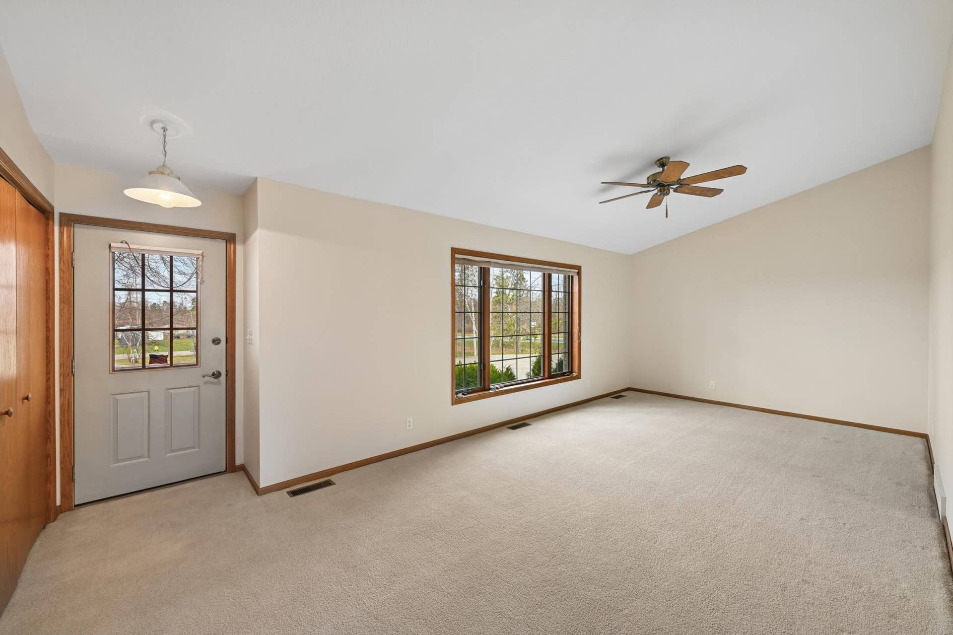 2120 Grotte Avenue NE, Bemidji, MN 56601 4_abc_5974.jpg
