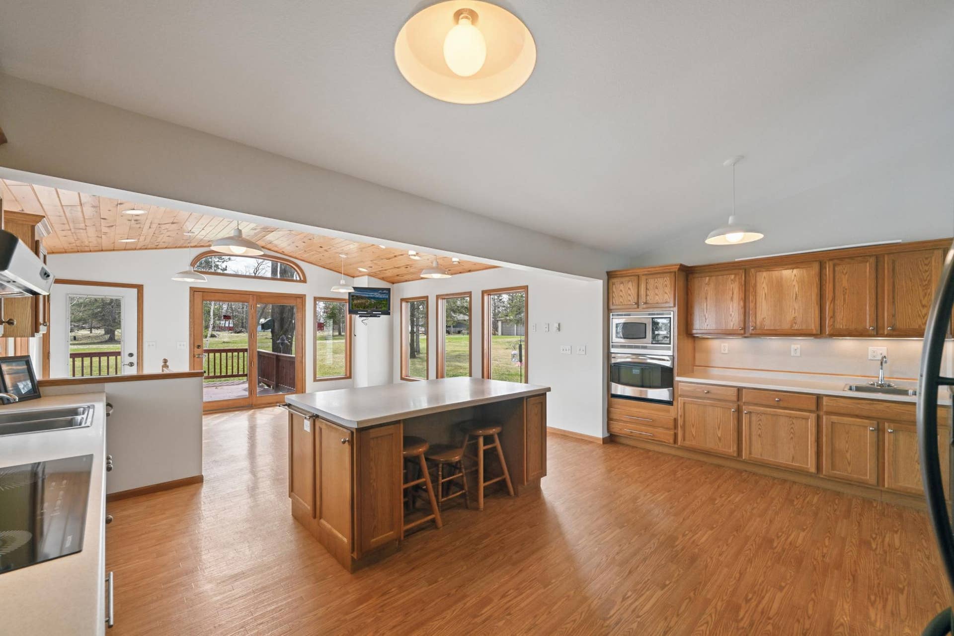 2120 Grotte Avenue NE, Bemidji, MN 56601 11_abc_6004.jpg