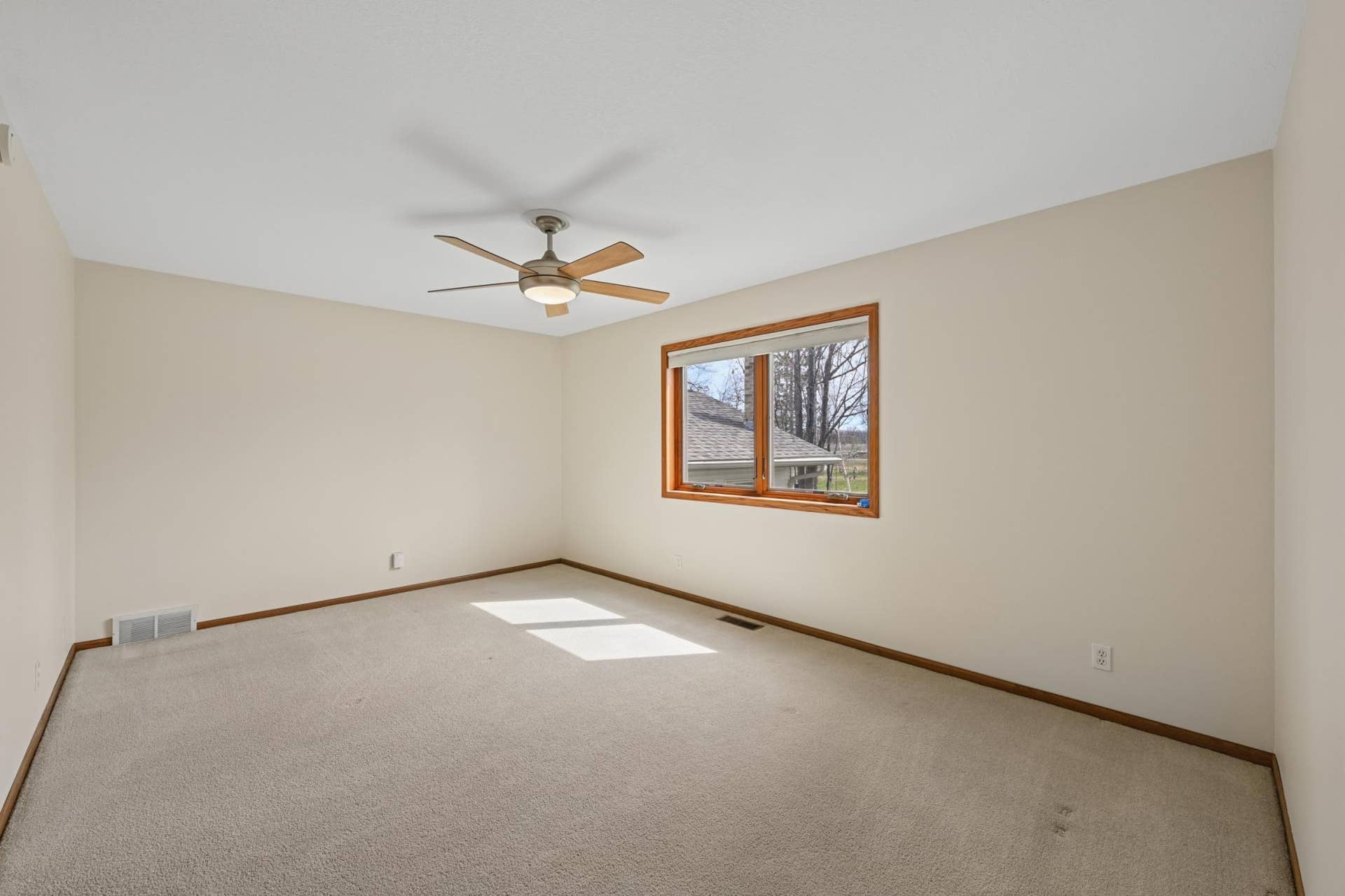 2120 Grotte Avenue NE, Bemidji, MN 56601 18_abc_6044.jpg