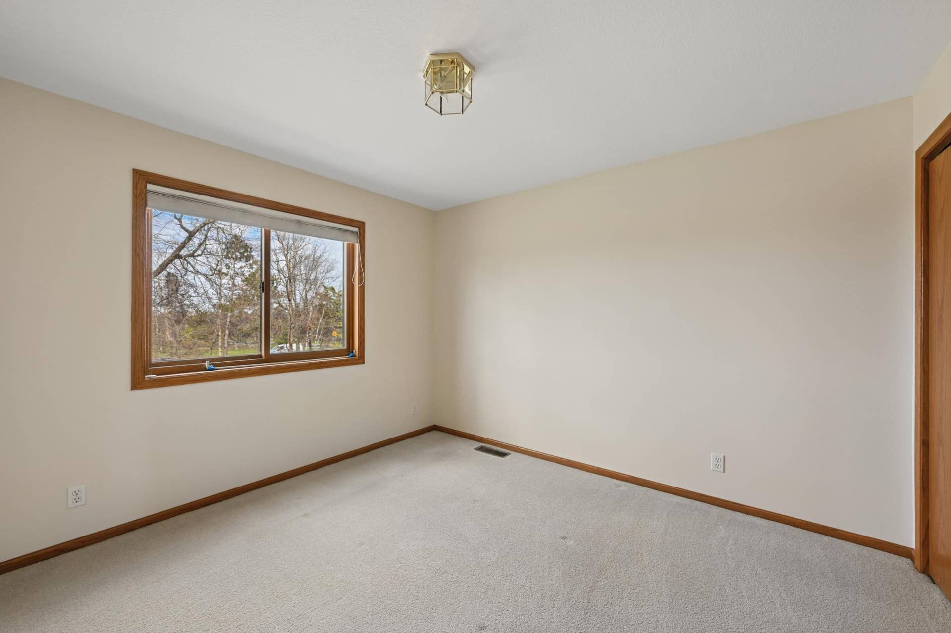 2120 Grotte Avenue NE, Bemidji, MN 56601 21_abc_6069.jpg