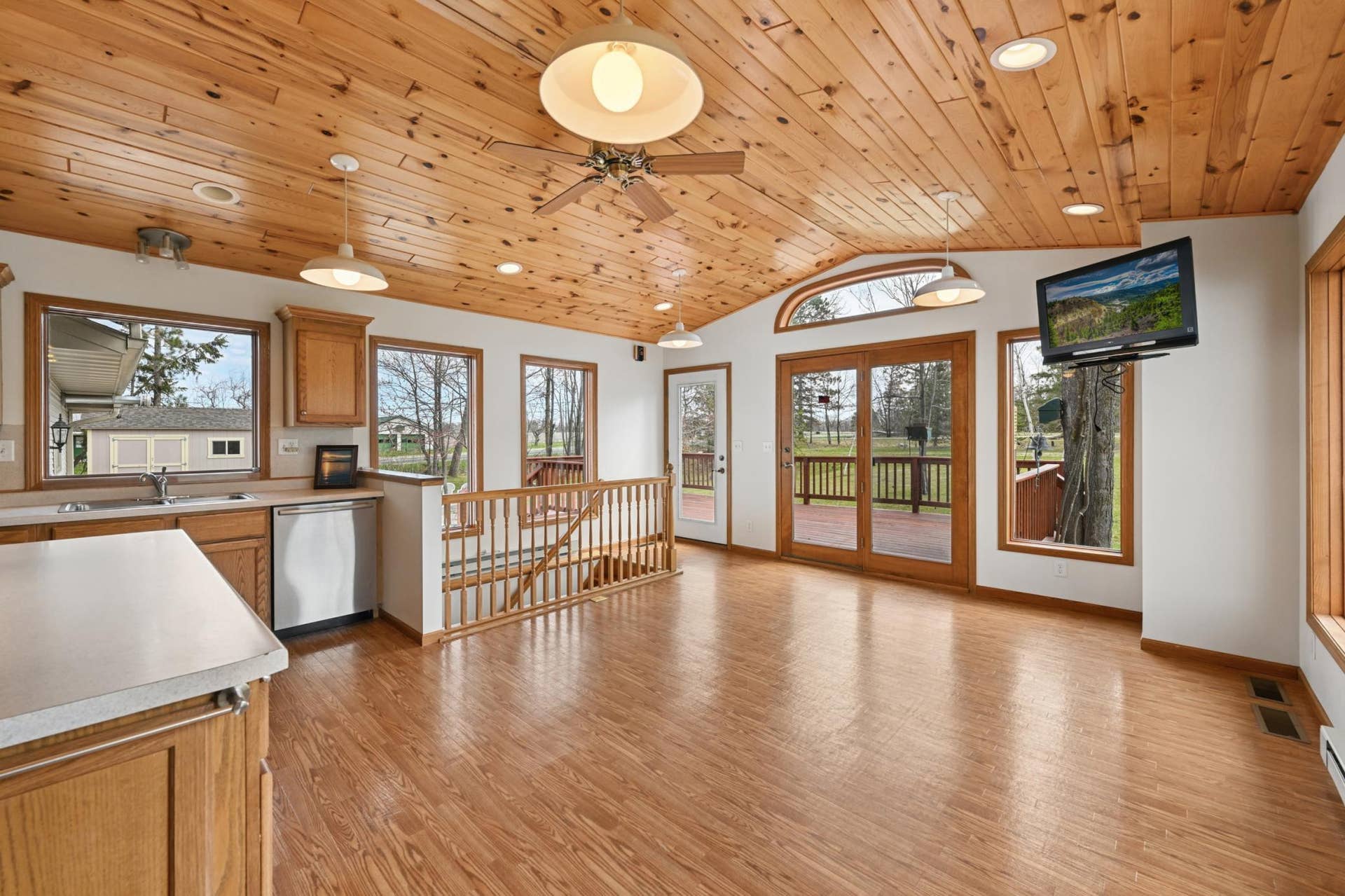 2120 Grotte Avenue NE, Bemidji, MN 56601 12_abc_6009.jpg