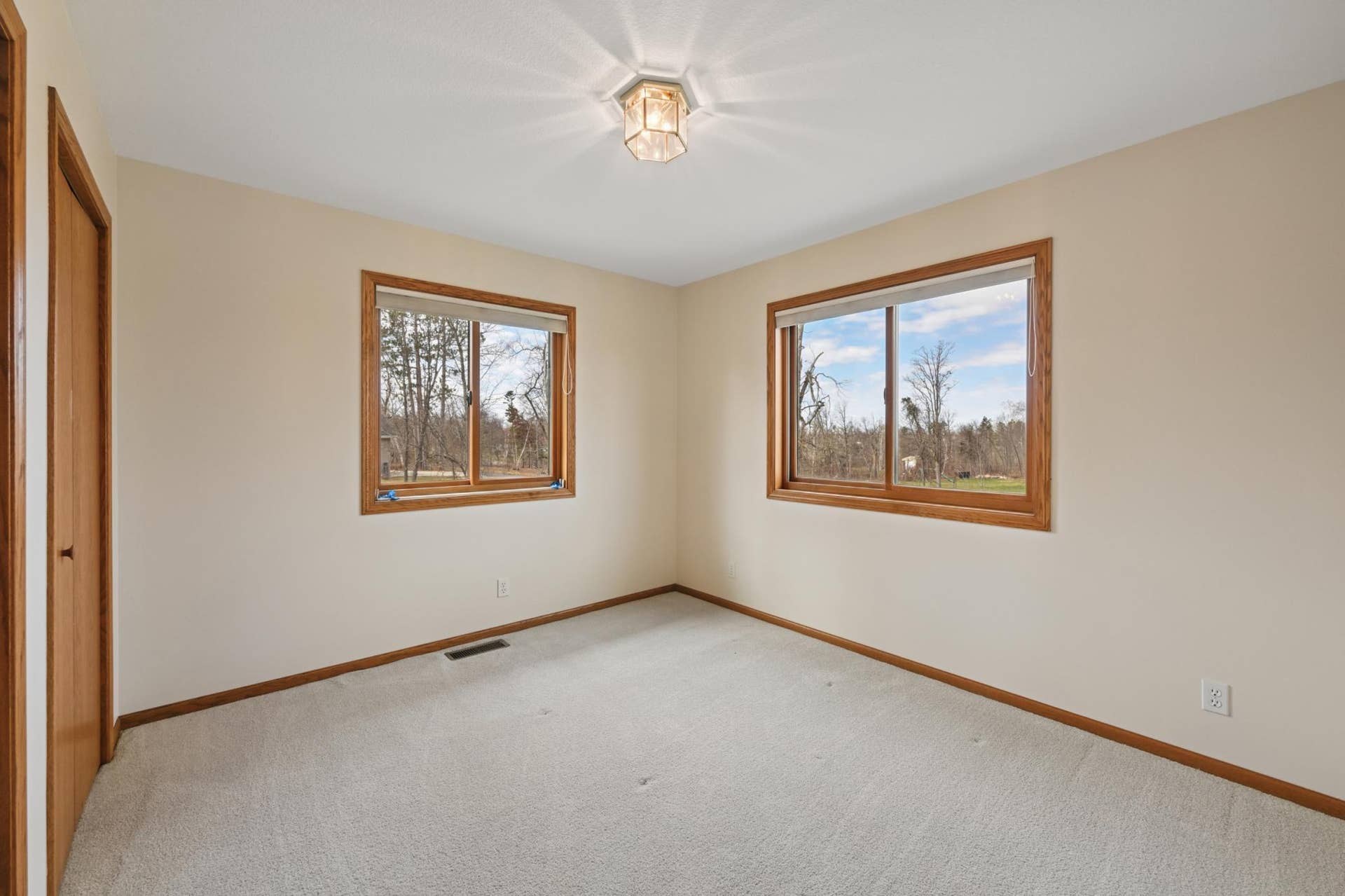 2120 Grotte Avenue NE, Bemidji, MN 56601 20_abc_6064.jpg