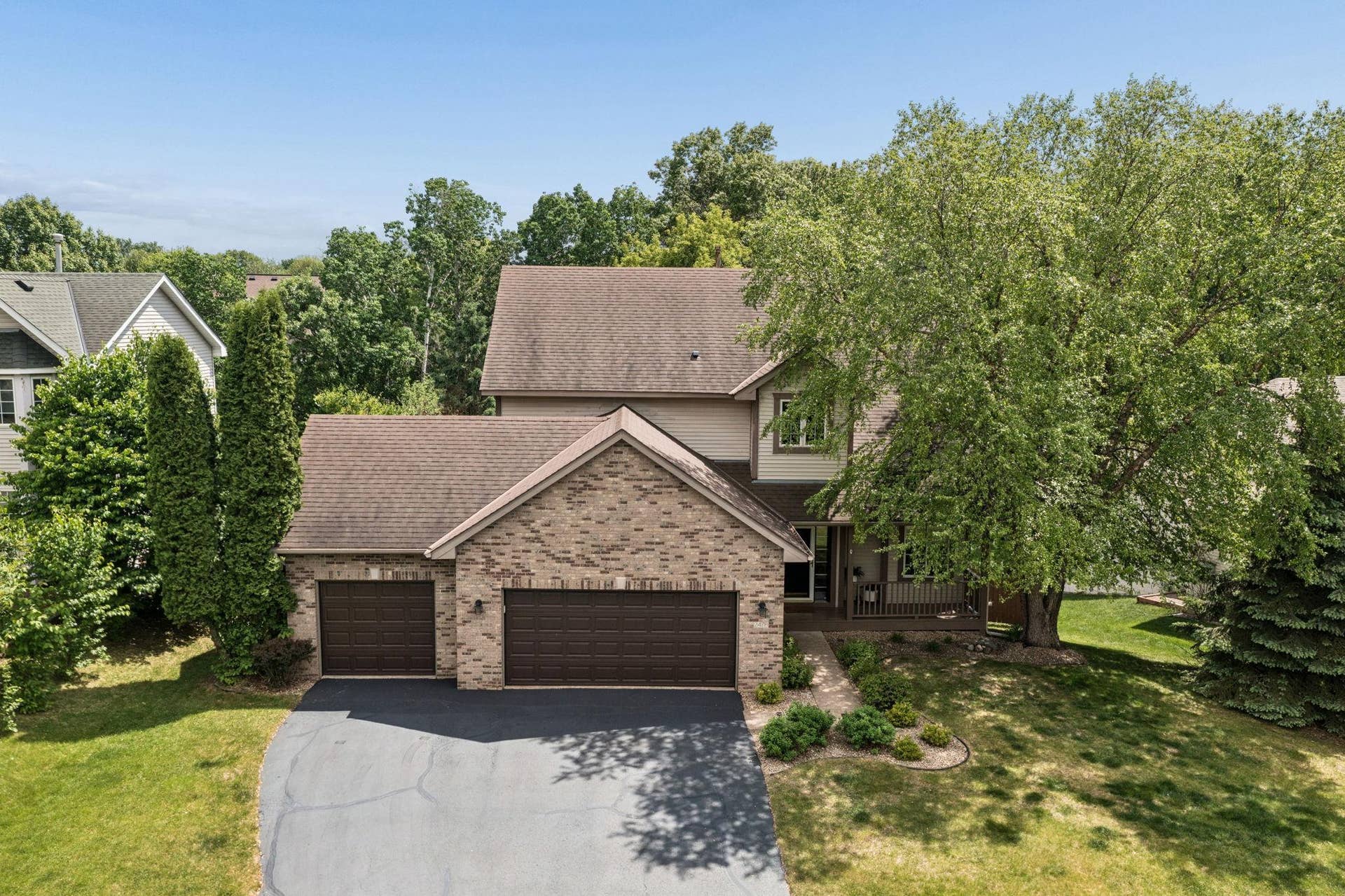 2478 Timber Court E, Maplewood, MN 55119 Welcome Home!