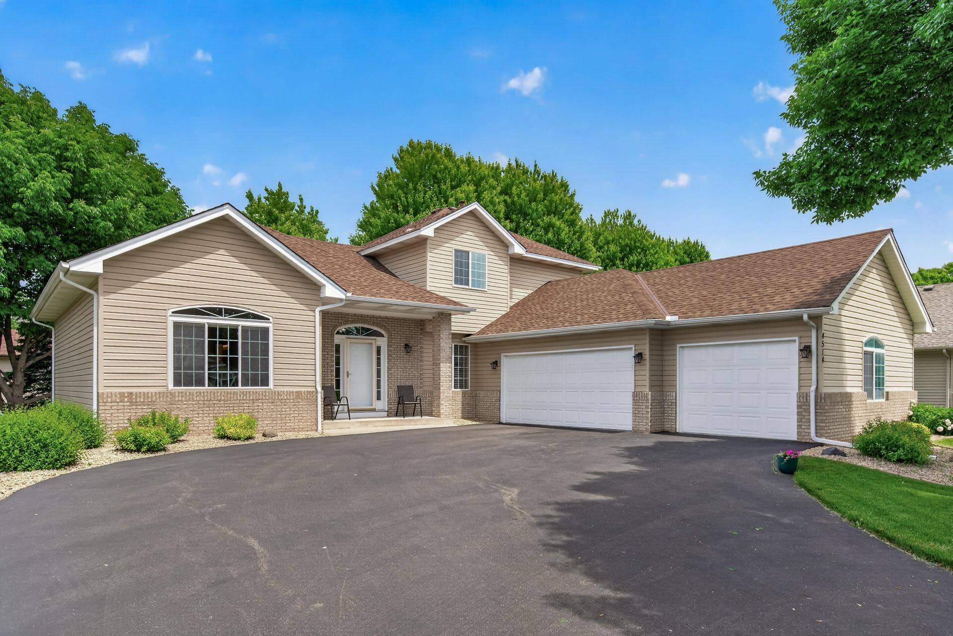 4514 Impatiens Avenue N, Brooklyn Park, MN 55443 front