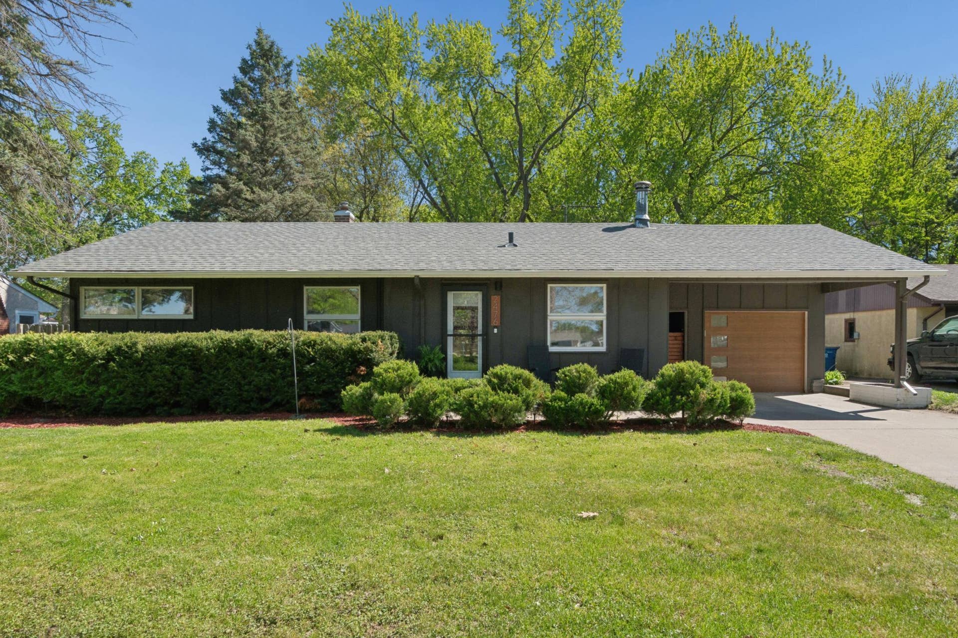 2476 Gisella Boulevard, White Bear Lake, MN 55110 2476 Gisella Boulevard, White Bear Lake, MN 55110