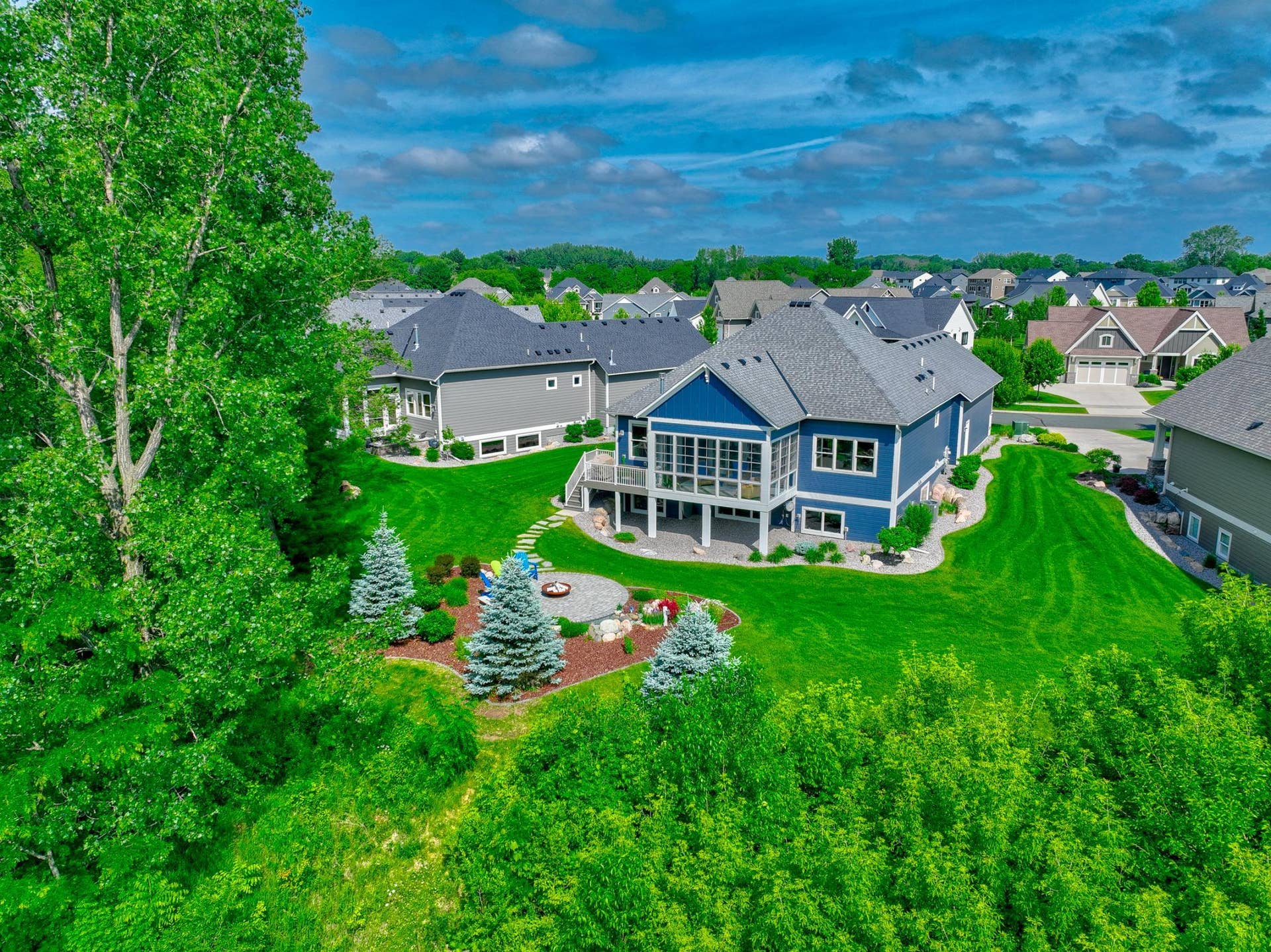 11322 Latrobe Lane N, Lake Elmo, MN 55042 Welcome to 11322 Latrobe Ln!