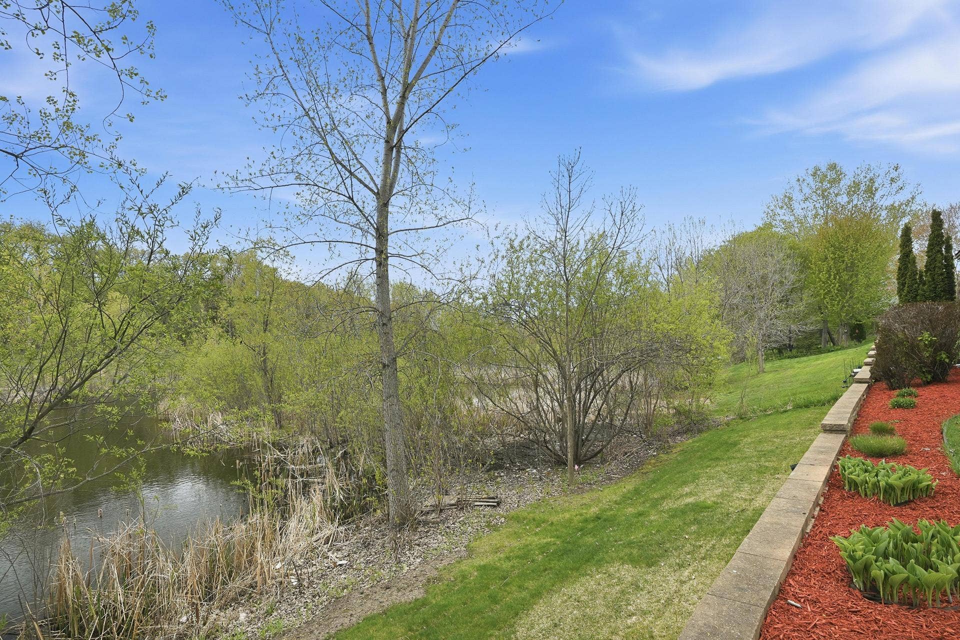 10721 Watersedge Lane, Woodbury, MN 55129 10721 Watersedge Lane, Woodbury, MN 55129