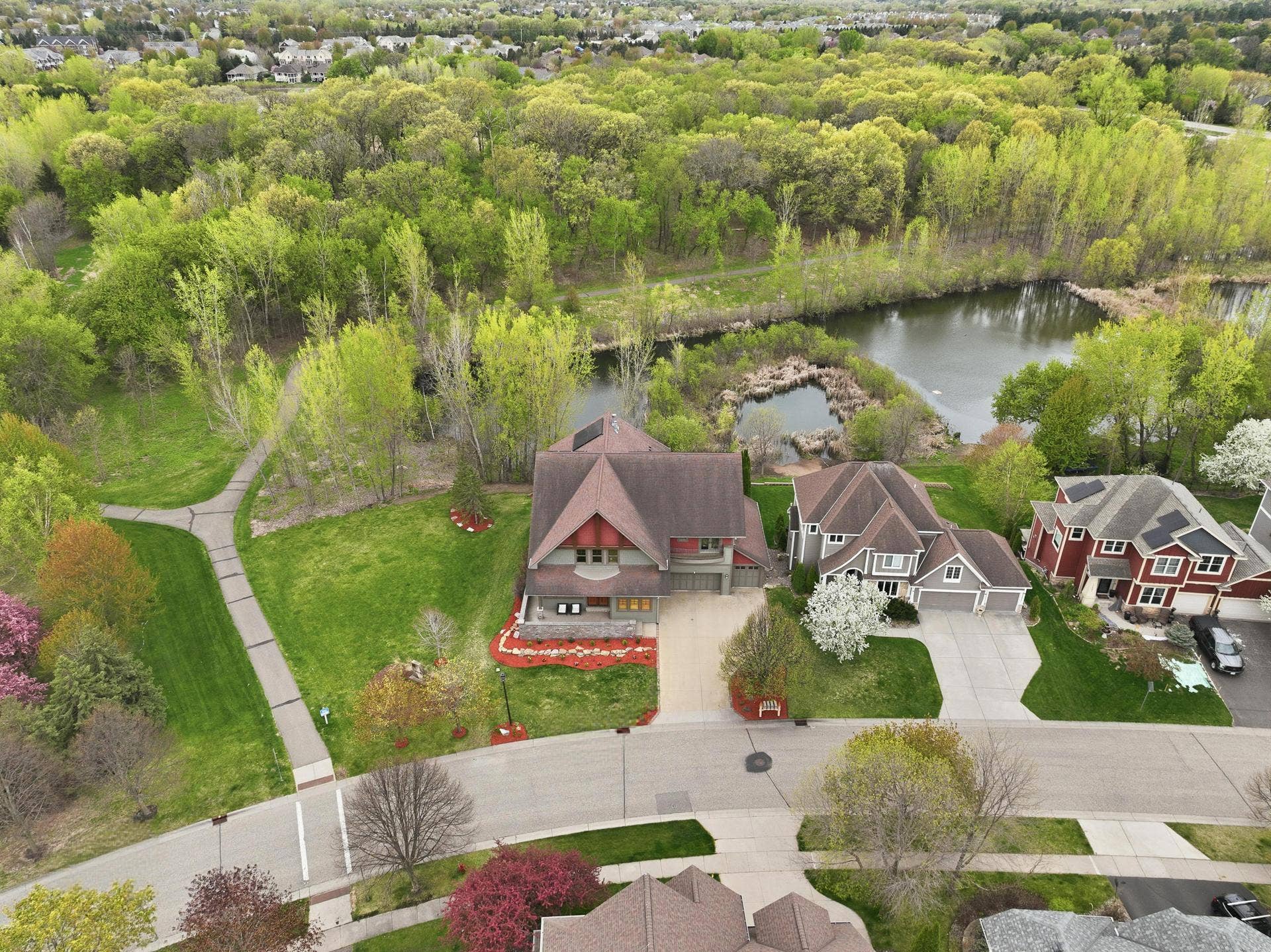 10721 Watersedge Lane, Woodbury, MN 55129 10721 Watersedge Lane, Woodbury, MN 55129