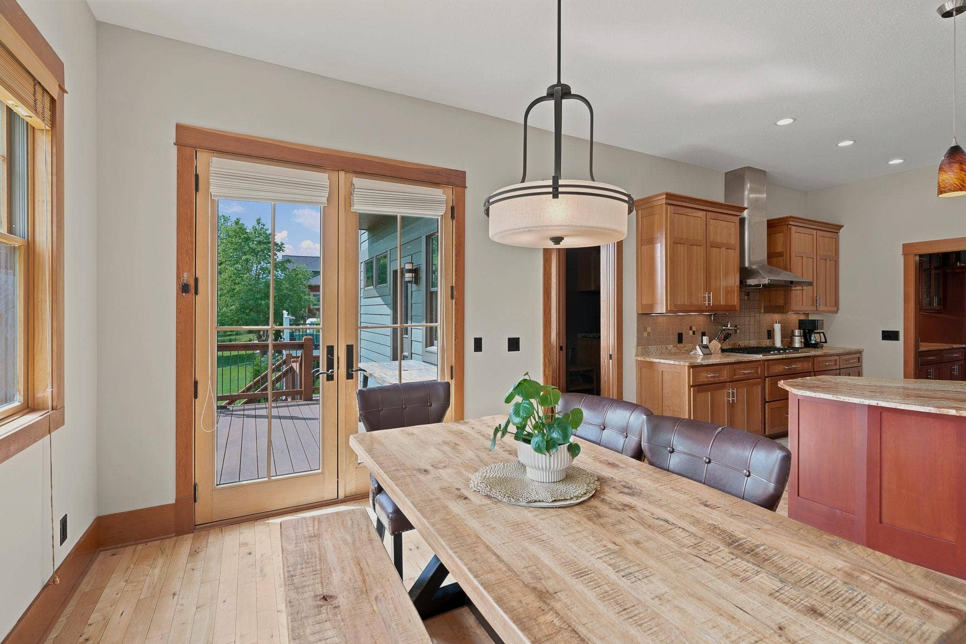10721 Watersedge Lane, Woodbury, MN 55129 10721 Watersedge Lane, Woodbury, MN 55129