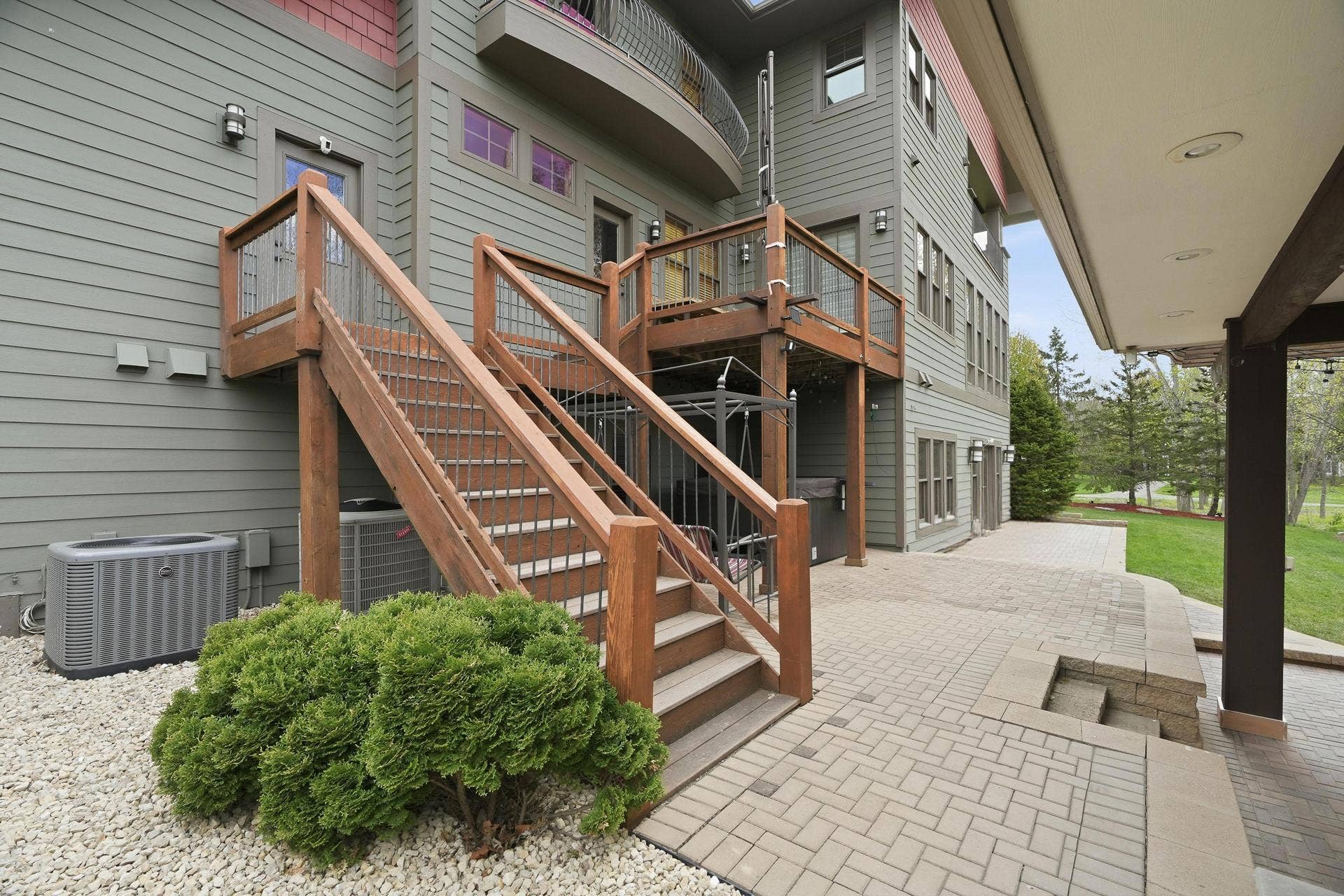 10721 Watersedge Lane, Woodbury, MN 55129 10721 Watersedge Lane, Woodbury, MN 55129