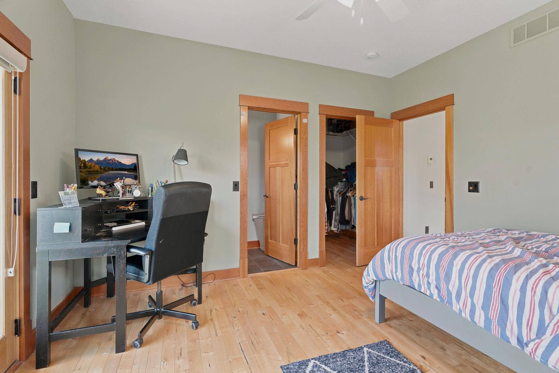 10721 Watersedge Lane, Woodbury, MN 55129 10721 Watersedge Lane, Woodbury, MN 55129