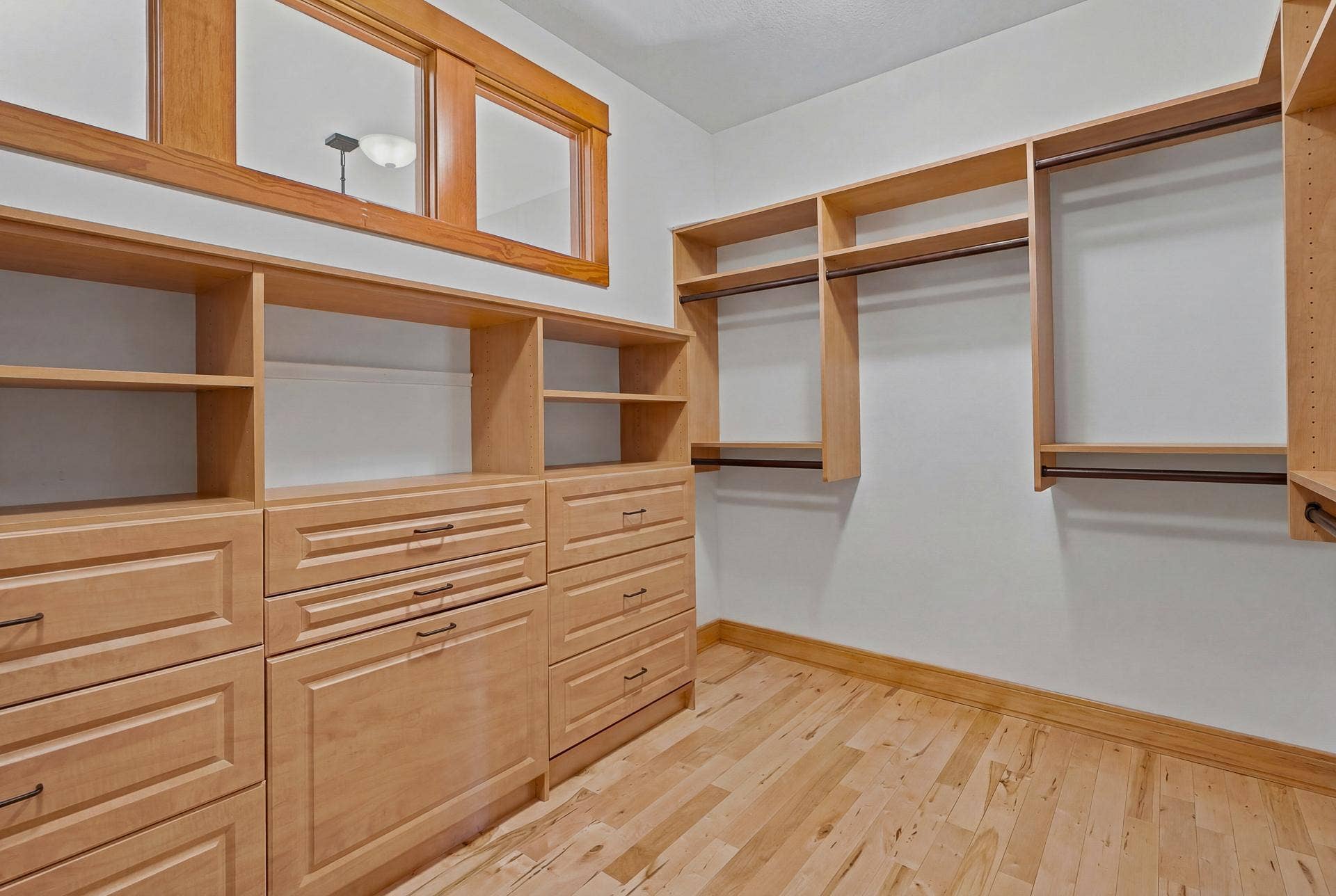 10721 Watersedge Lane, Woodbury, MN 55129 10721 Watersedge Lane, Woodbury, MN 55129
