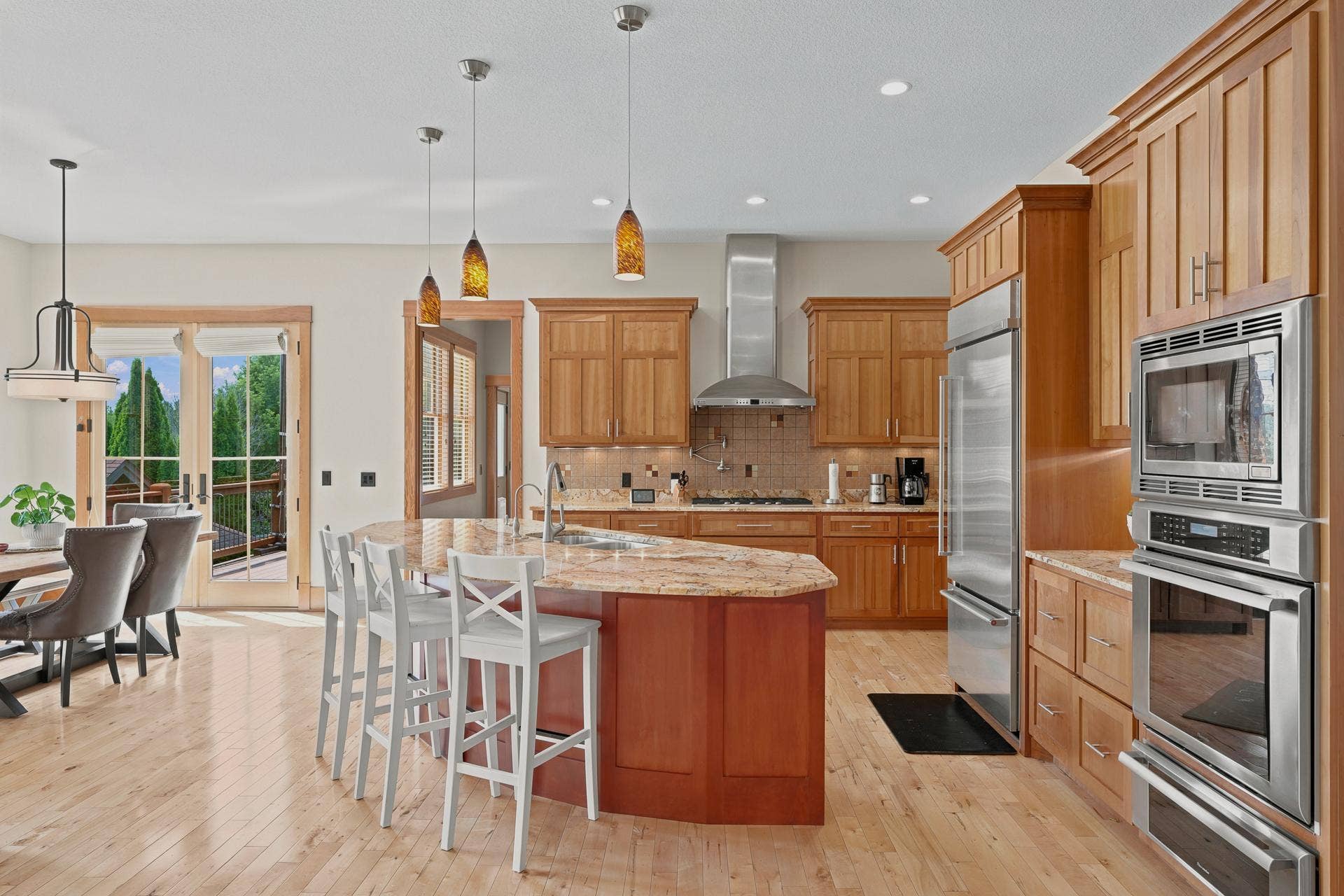 10721 Watersedge Lane, Woodbury, MN 55129 10721 Watersedge Lane, Woodbury, MN 55129
